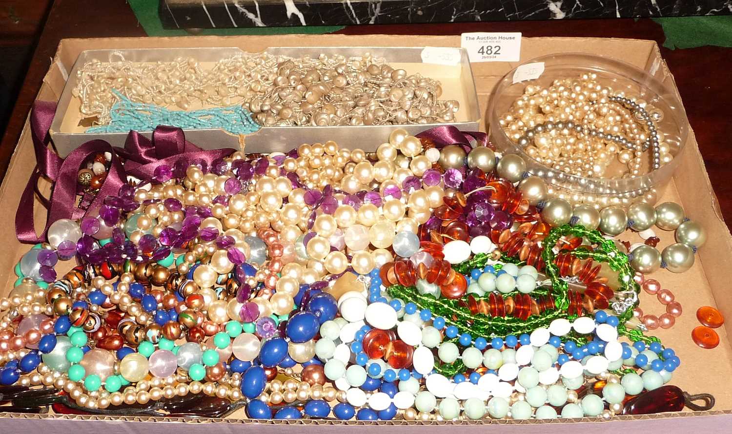 Vintage bead and shell necklaces - Bild 2 aus 2