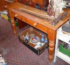 Pine kitchen table on turned legs with two drawers to side, 120cm x 70cm