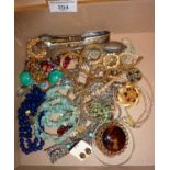 Assorted costume jewellery