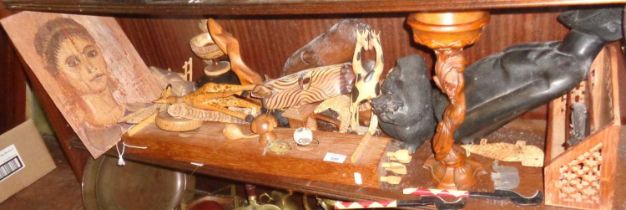 Quantity of assorted wooden items, inc. souvenir African figures, an Egyptian painting on wood, a