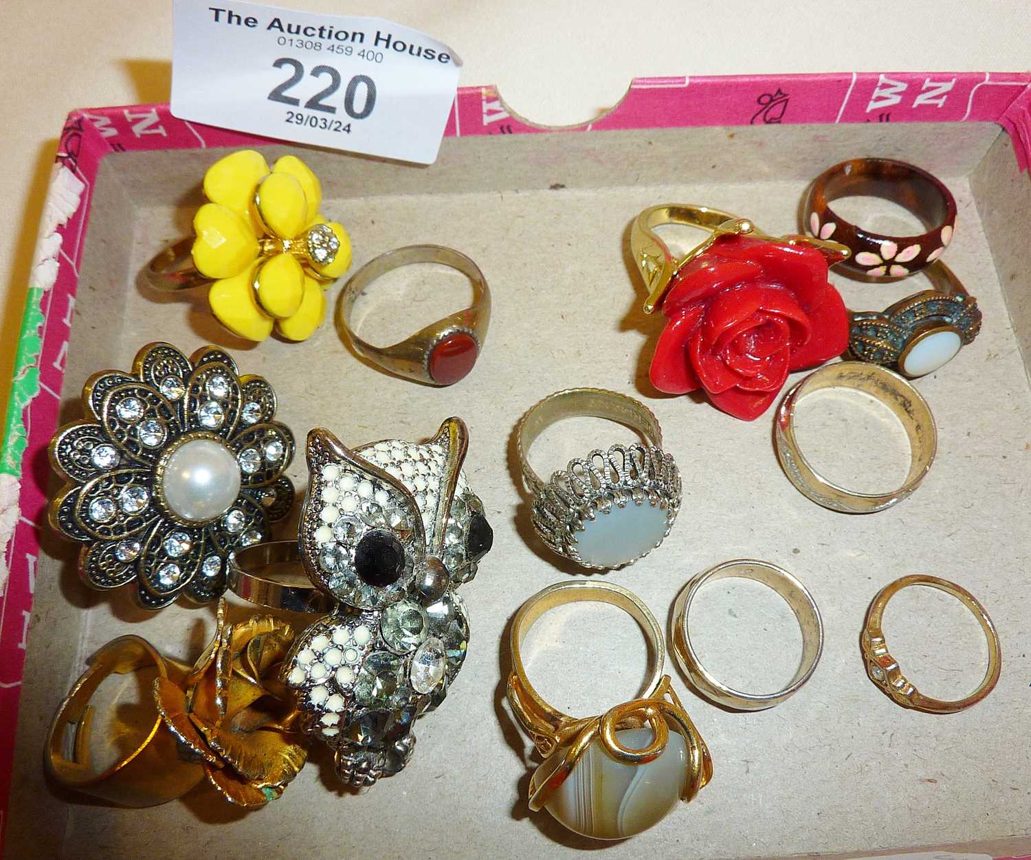 Costume jewellery rings