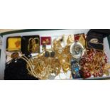 Vintage costume jewellery, earrings and brooches, etc.