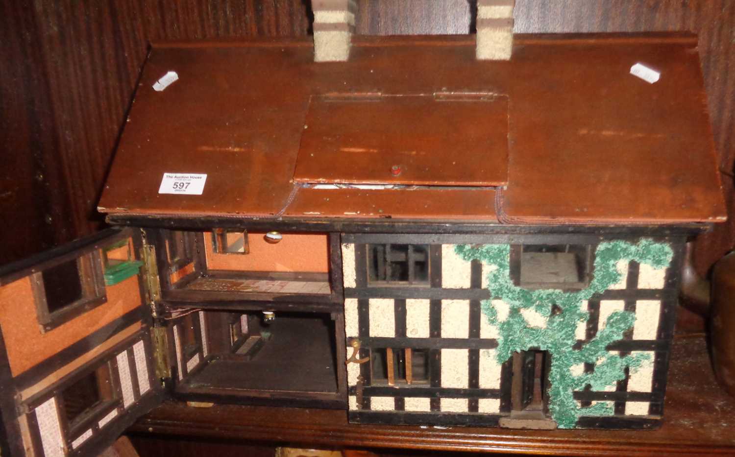 Early 20th c. "Tudor" dolls house with fitted illuminated interior - Image 2 of 2