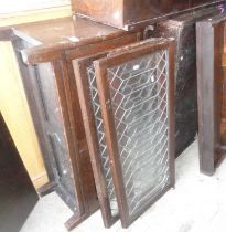 Oak 1930s sectional bookcase with lead glazed doors (A/F)