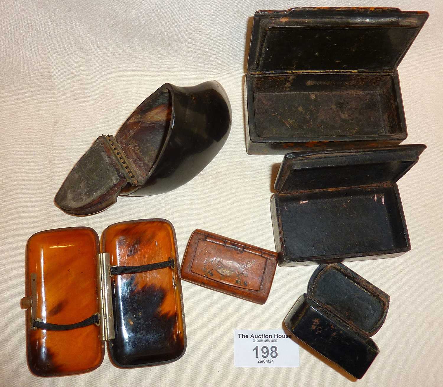 Horn snuff mull (A/F) and various 19th century treen and papier mache snuff boxes etc - Image 2 of 2