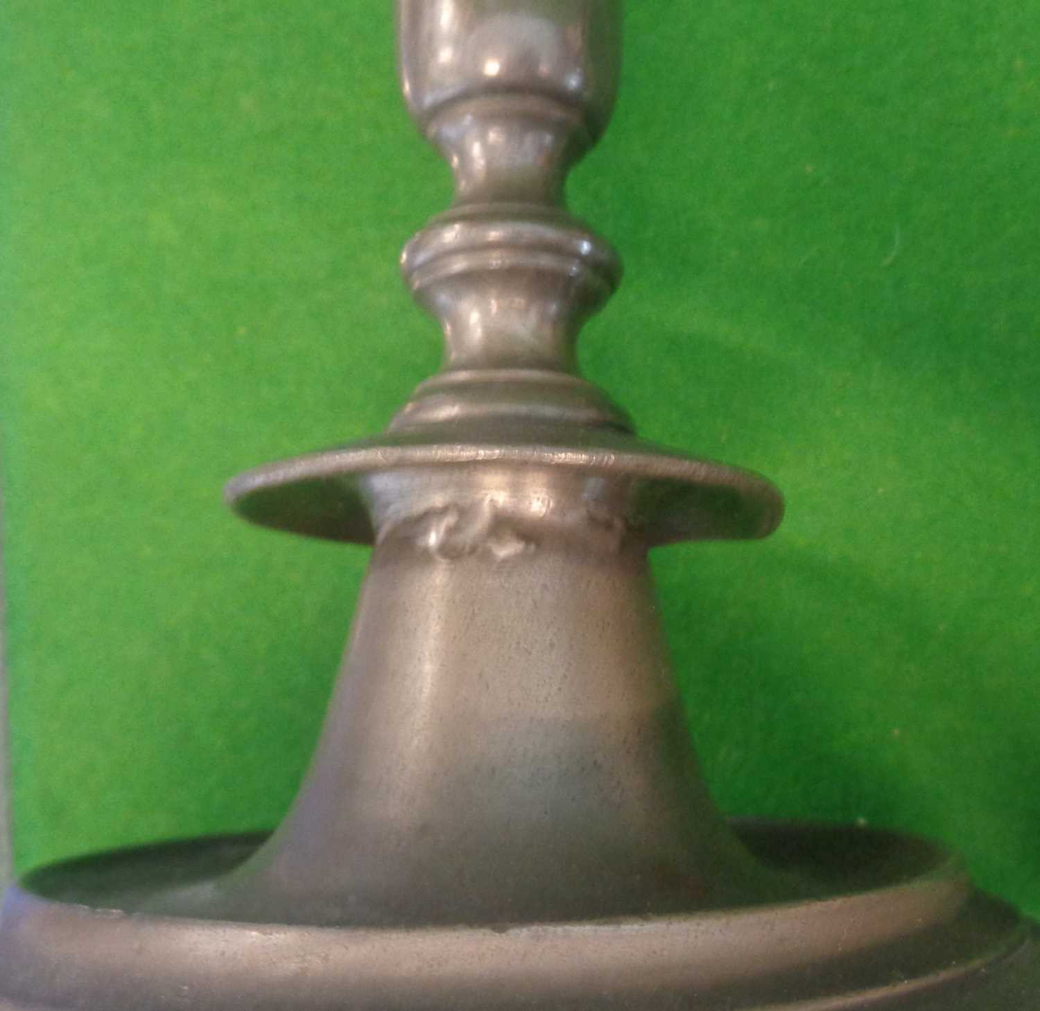 Pair of 18th c. pewter candlesticks with Bristol touchmarks, approx. 24cm high - Image 6 of 8