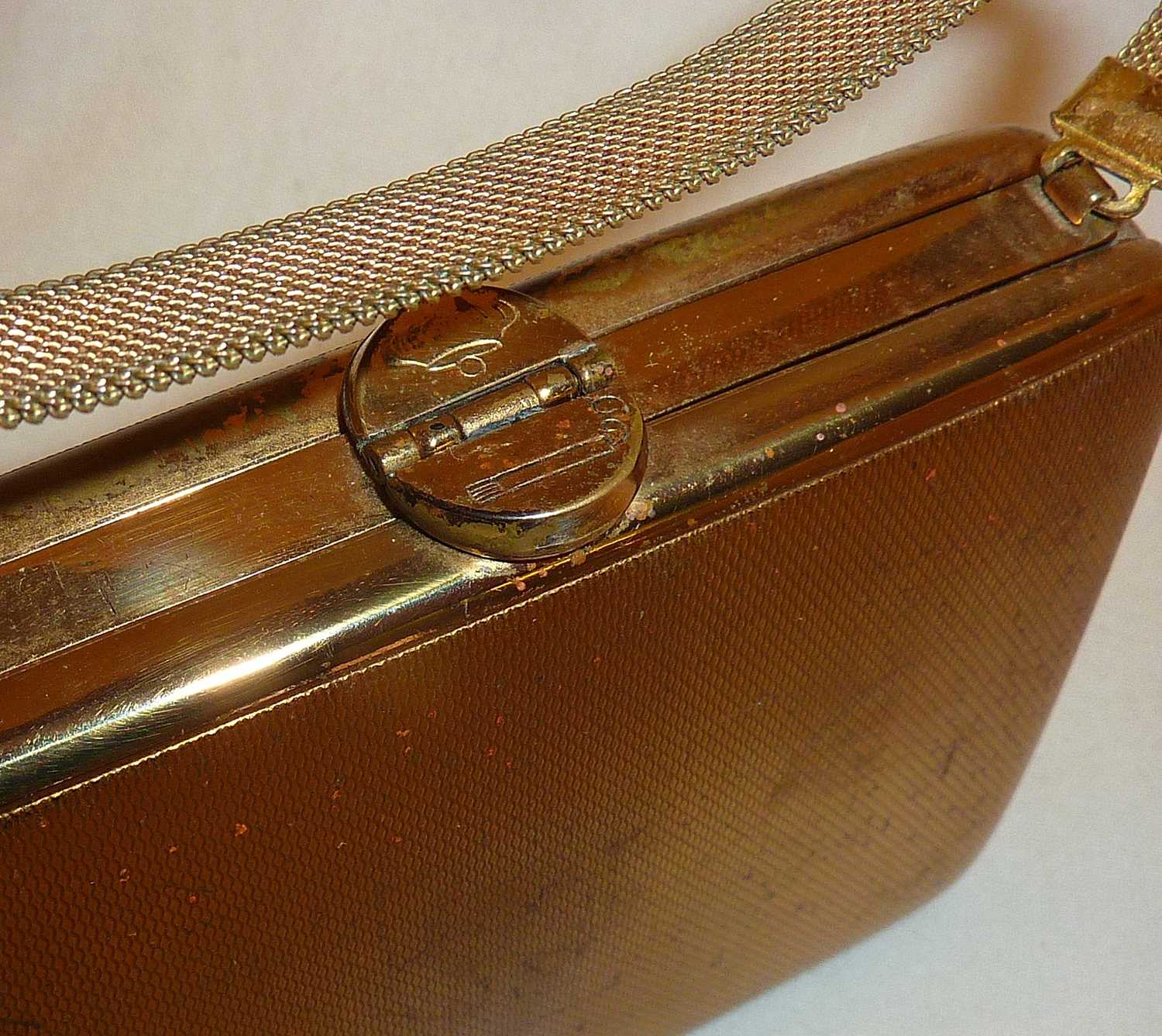 Vintage Burlington minaudiere in the form of a miniature handbag. One side for keeping one's - Image 2 of 5