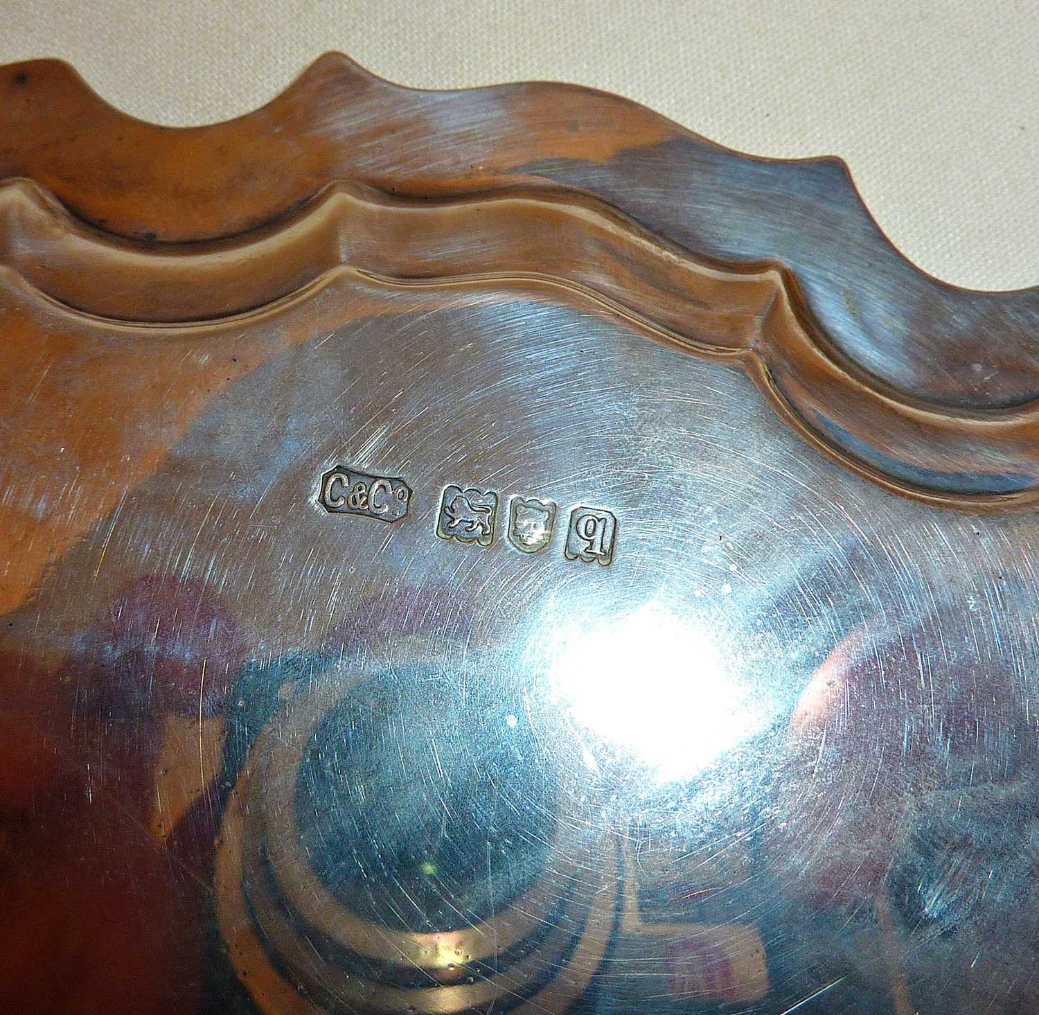 Art Deco silver salver with inscription, hallmarked for London 1931, weight approx. 408g - Image 2 of 2