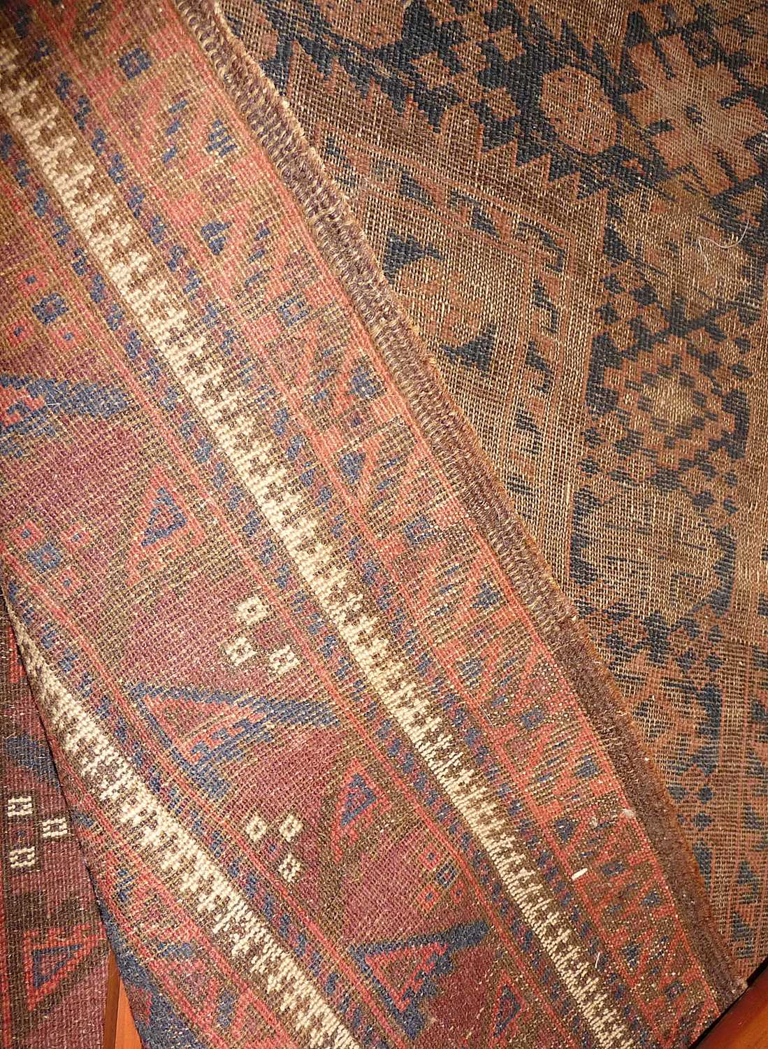 Persian rug 219cm x 112cm - Image 2 of 2