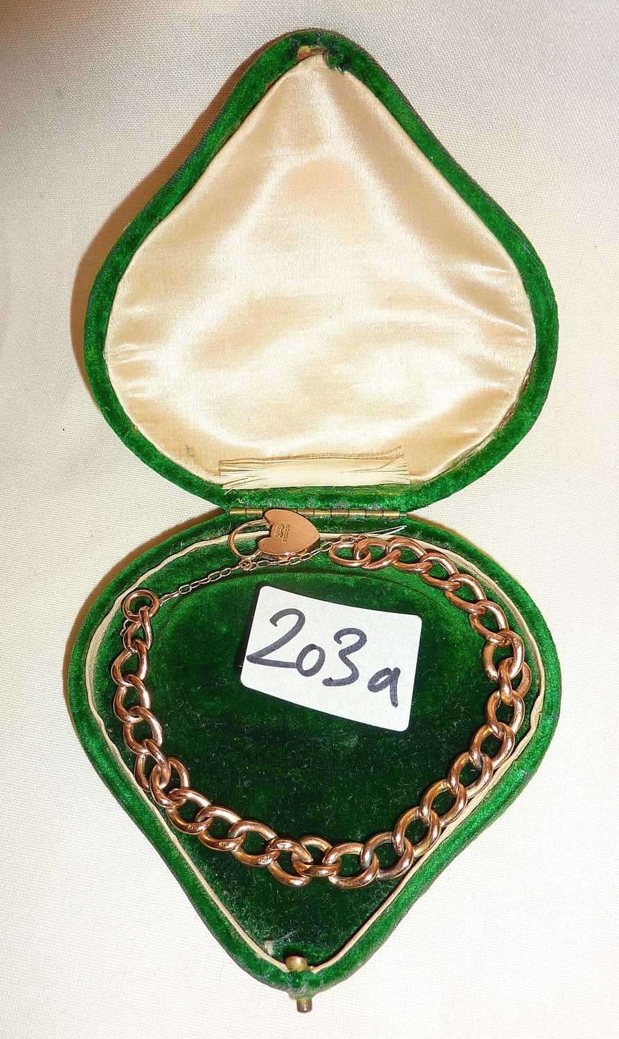 9ct rose gold belcher chain bracelet with padlock clasp in velvet case, approx. 8.5g