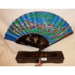 19th century hand painted and double-sided Canton fan with fitted lacquered case (approx 35.5cms