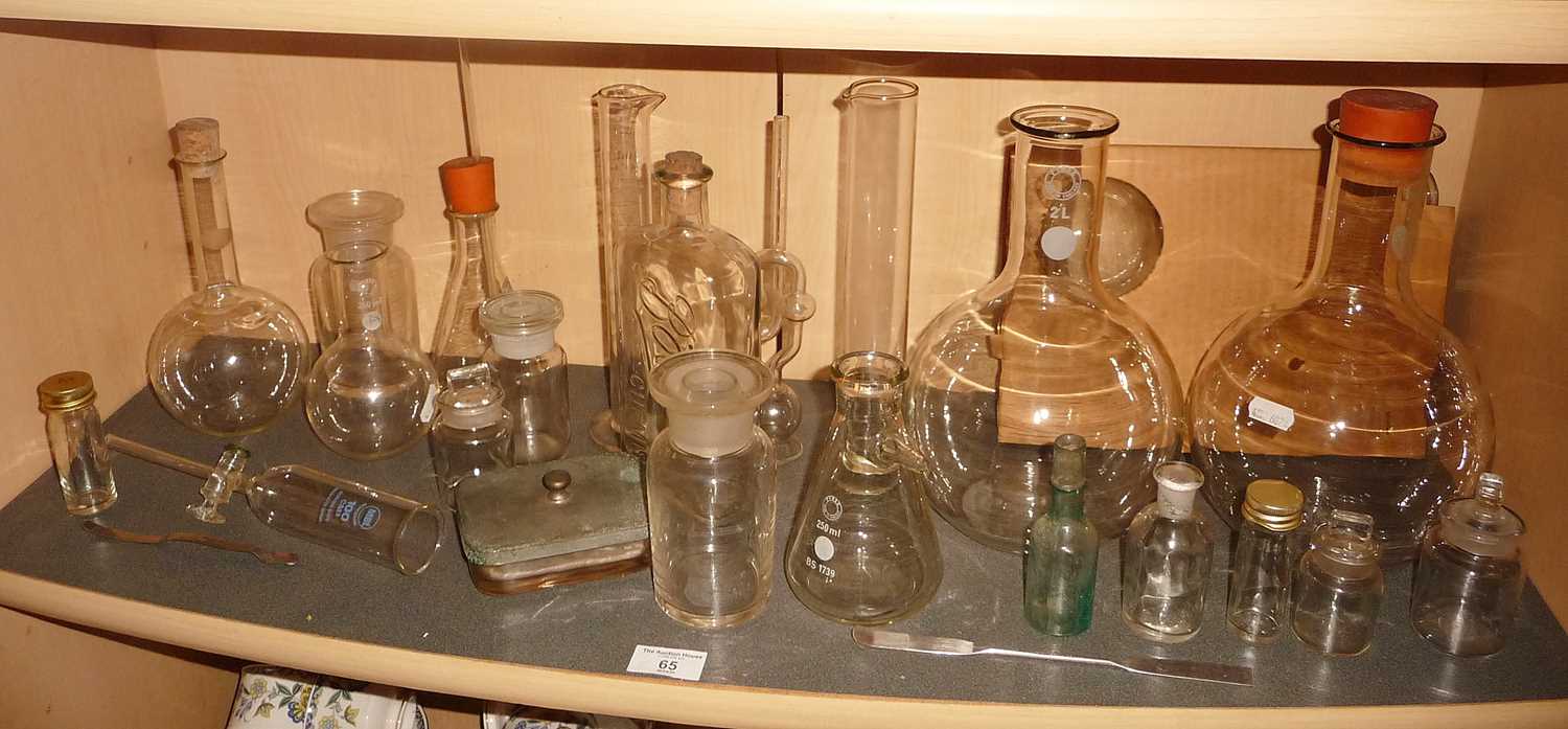 Collection of chemistry glassware, inc. bottles, etc.