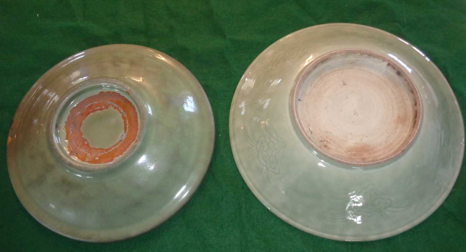 Chinese celadon dish, 28cm diameter and another similar - Image 3 of 4