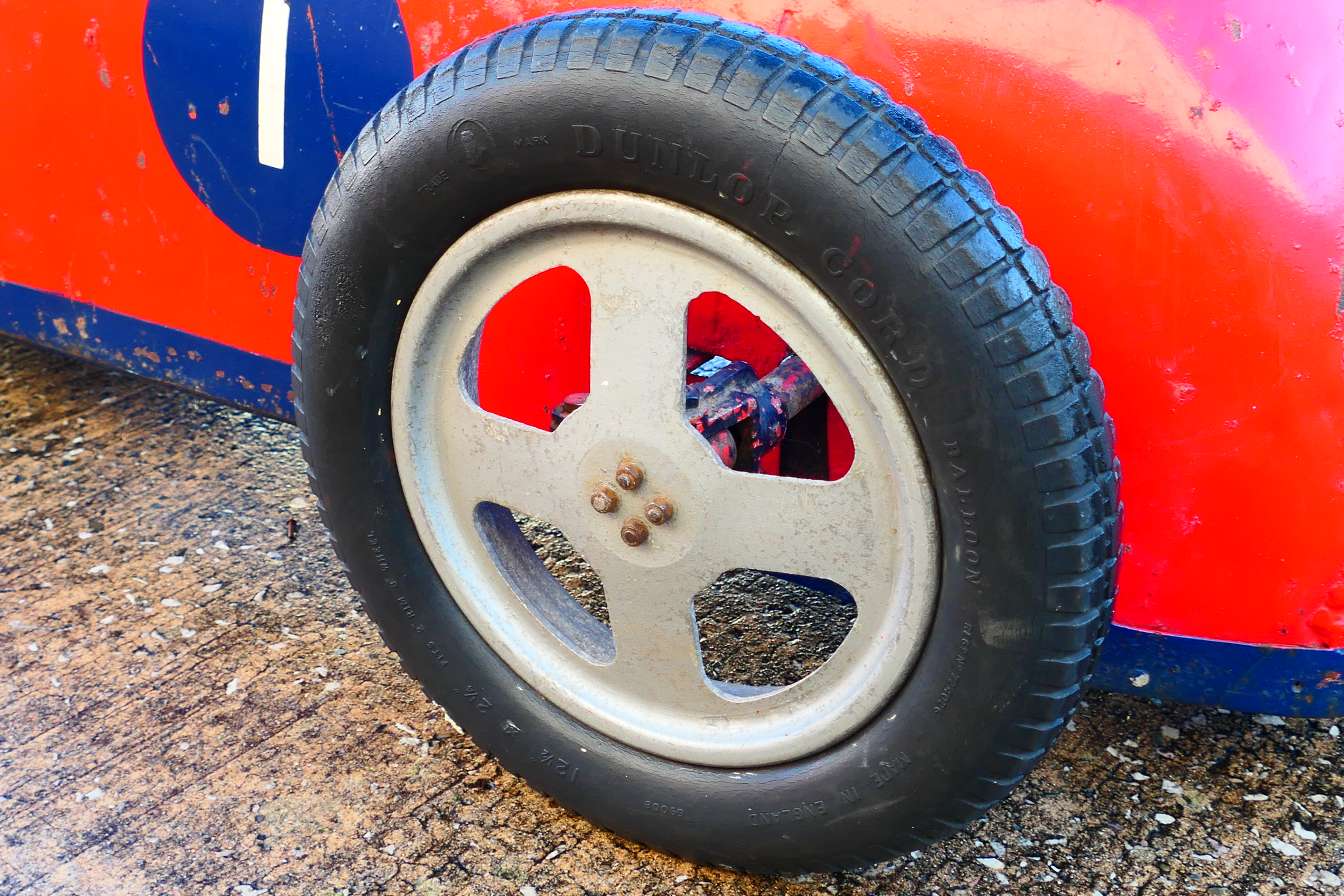 A rare early 1950s pedal car believed to be based on a Maserati racing car and made by a low volume - Image 10 of 16