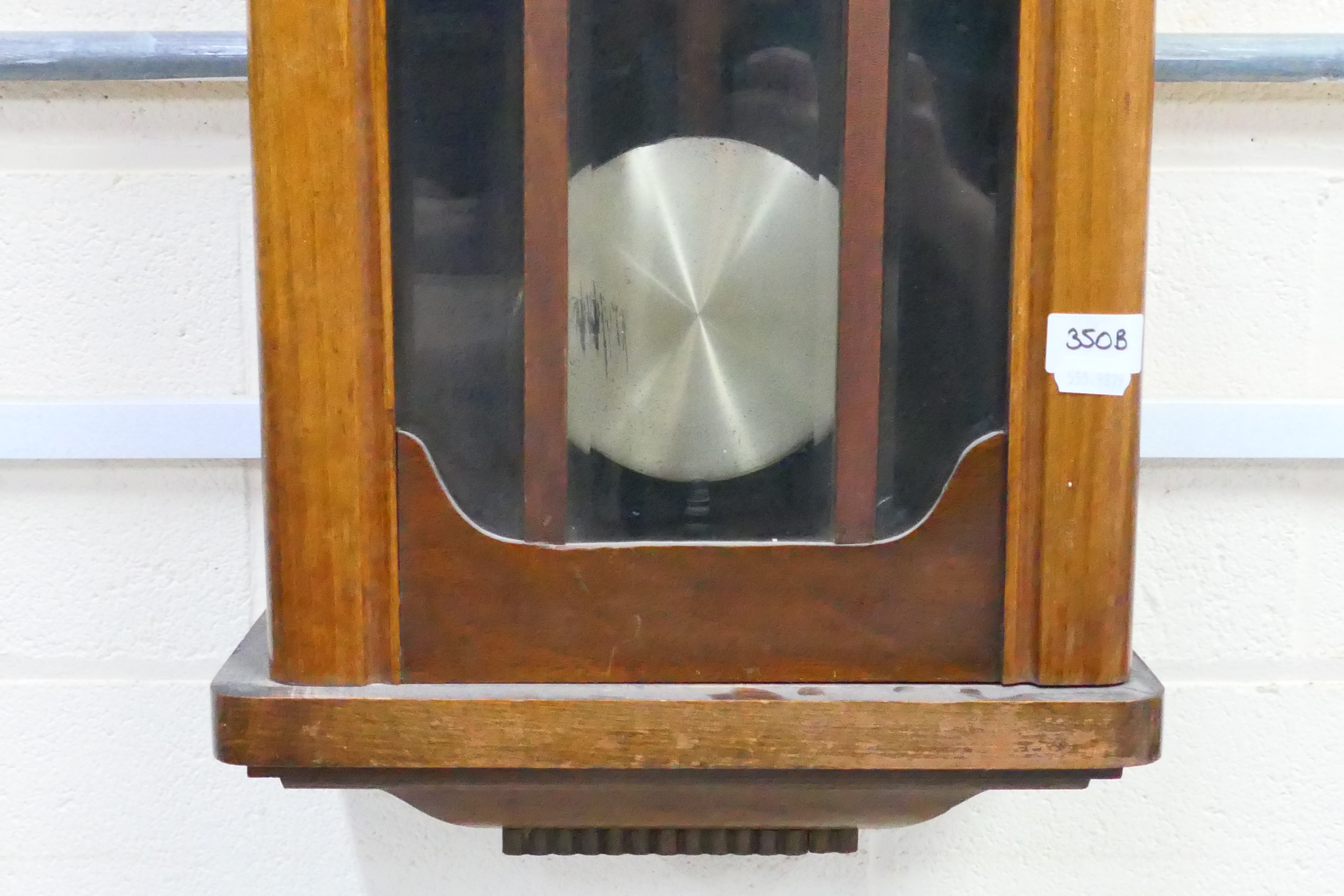 A vintage wall clock. [W] Condition Report: Not currently working. - Image 4 of 7