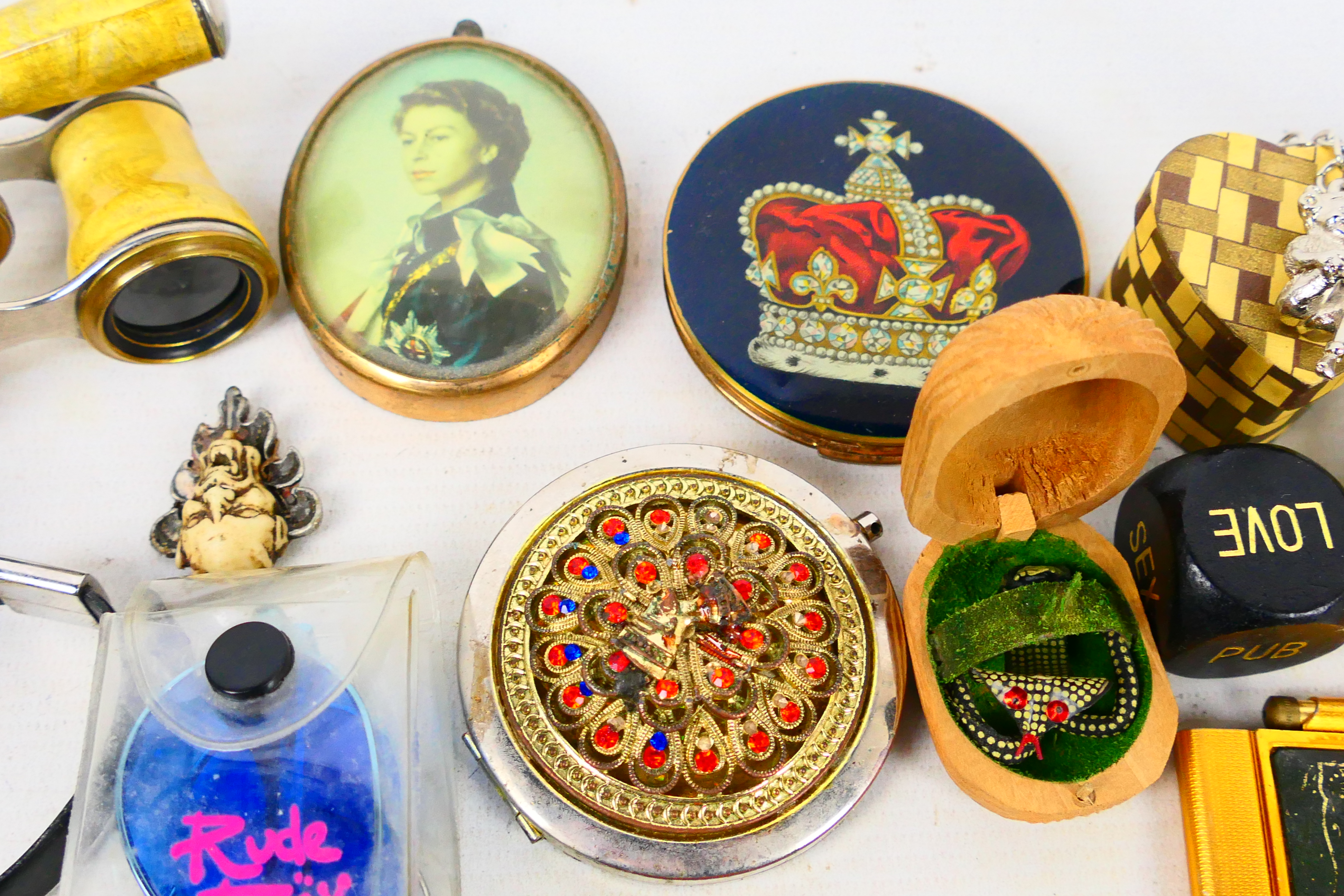 A mixed lot of collectables to include lorgnette opera glasses, sunglasses, powder compacts, - Image 6 of 7