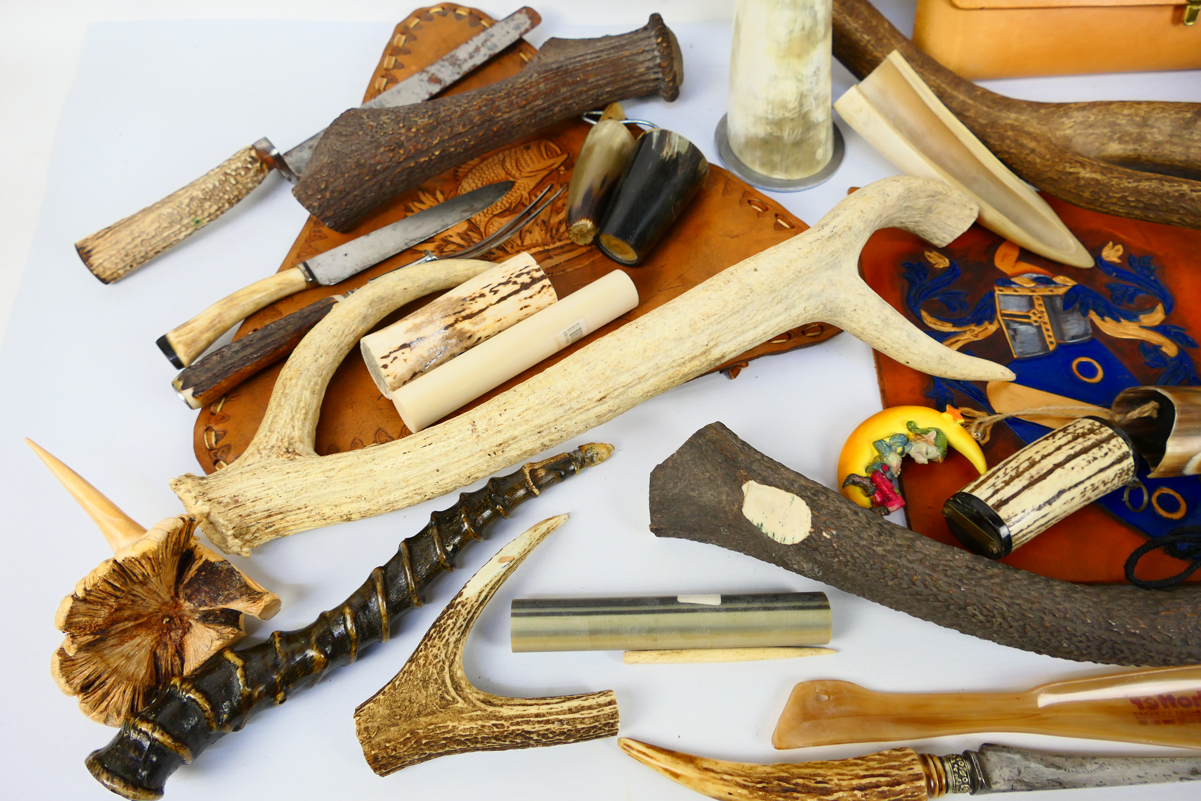 Various horn and antler pieces and tooled leather items. - Image 2 of 8
