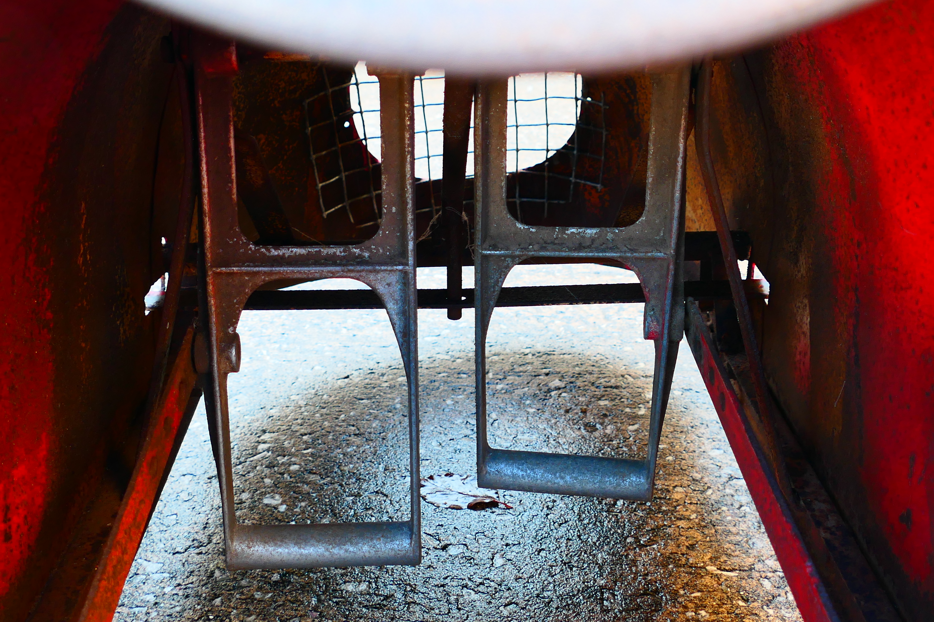 A rare early 1950s pedal car believed to be based on a Maserati racing car and made by a low volume - Image 7 of 16