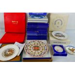 A collection of boxed collector plates and similar to include Spode, Coalport, Royal Worcester,