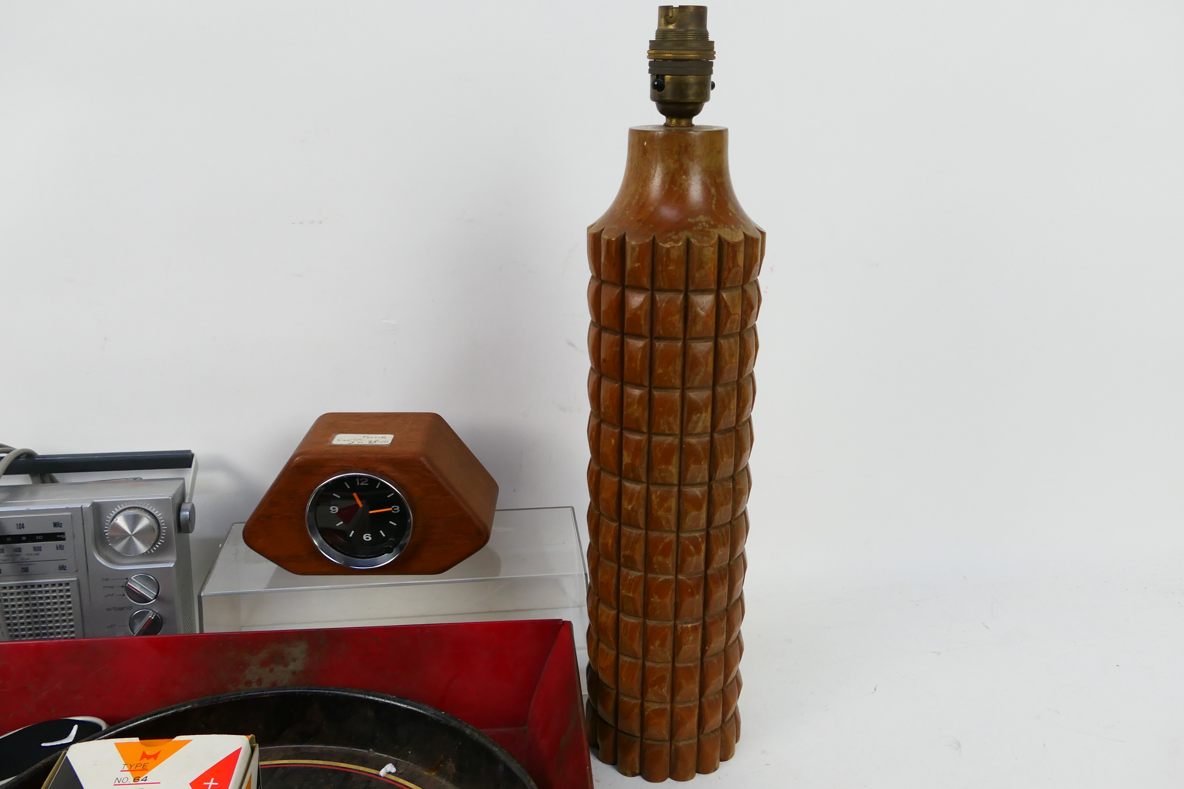 A metal tray marked Coca Cola, Guinness tray, vintage radio, clock and other. - Image 4 of 4