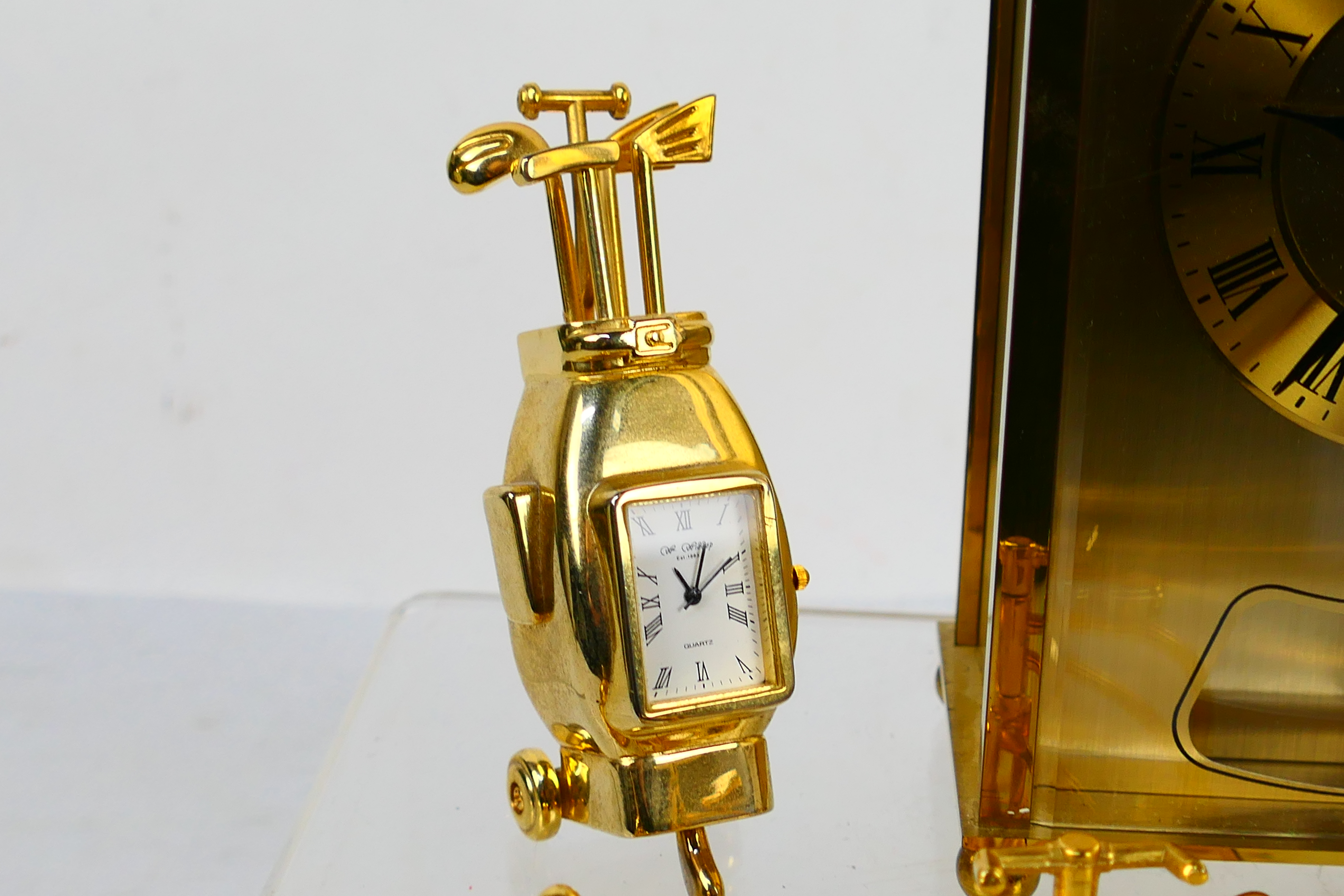 A collection of clocks, predominantly miniature novelty clocks. - Image 7 of 7