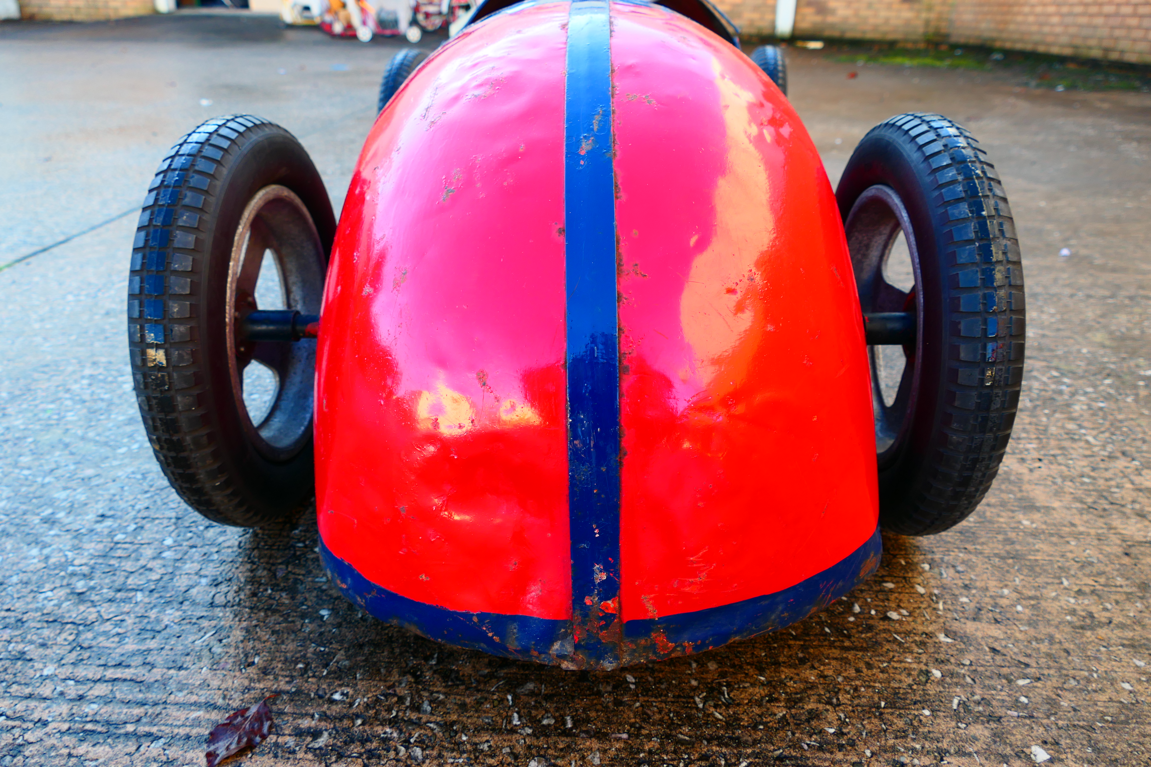 A rare early 1950s pedal car believed to be based on a Maserati racing car and made by a low volume - Image 13 of 16