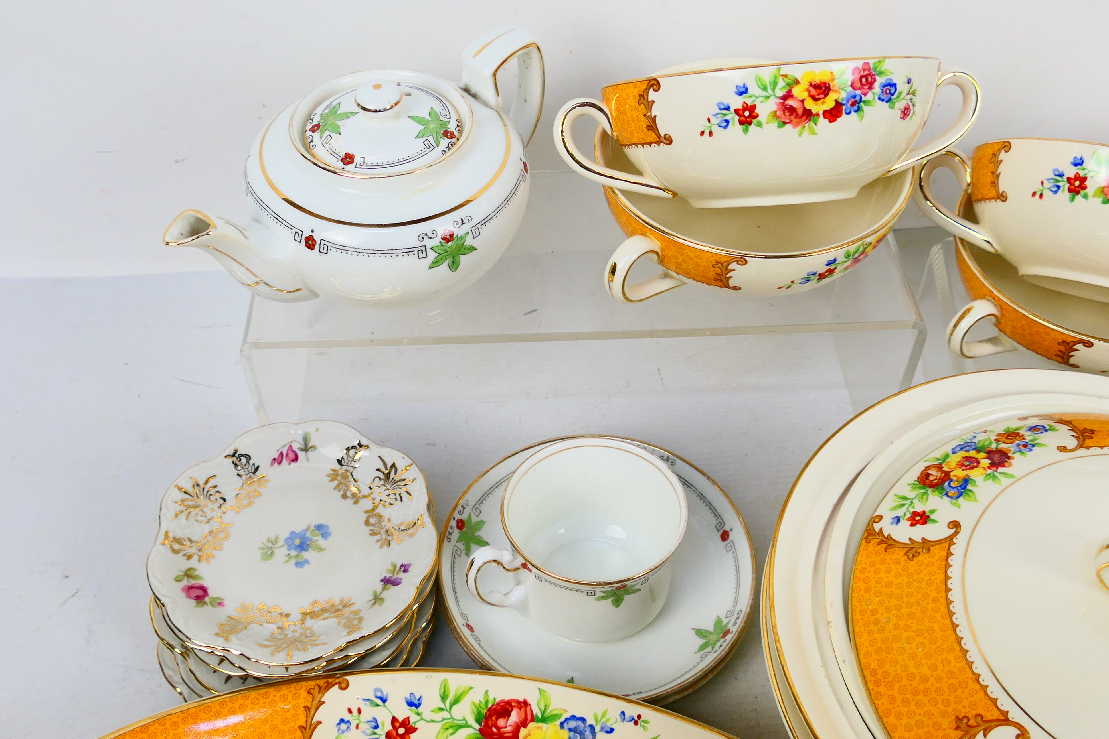 A quantity of Allertons dinner wares with floral decoration, retailed by Warings, - Image 2 of 9