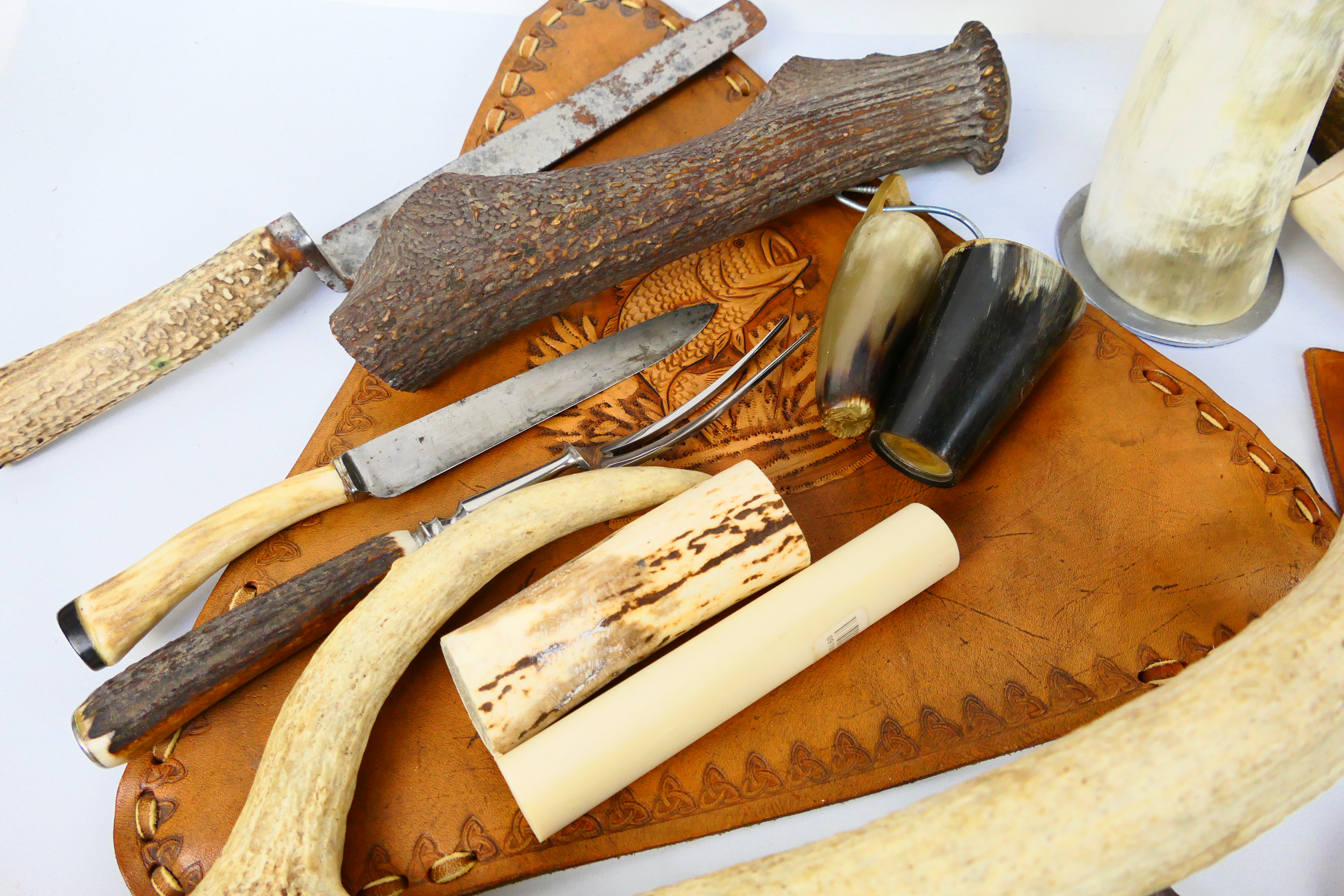 Various horn and antler pieces and tooled leather items. - Image 8 of 8