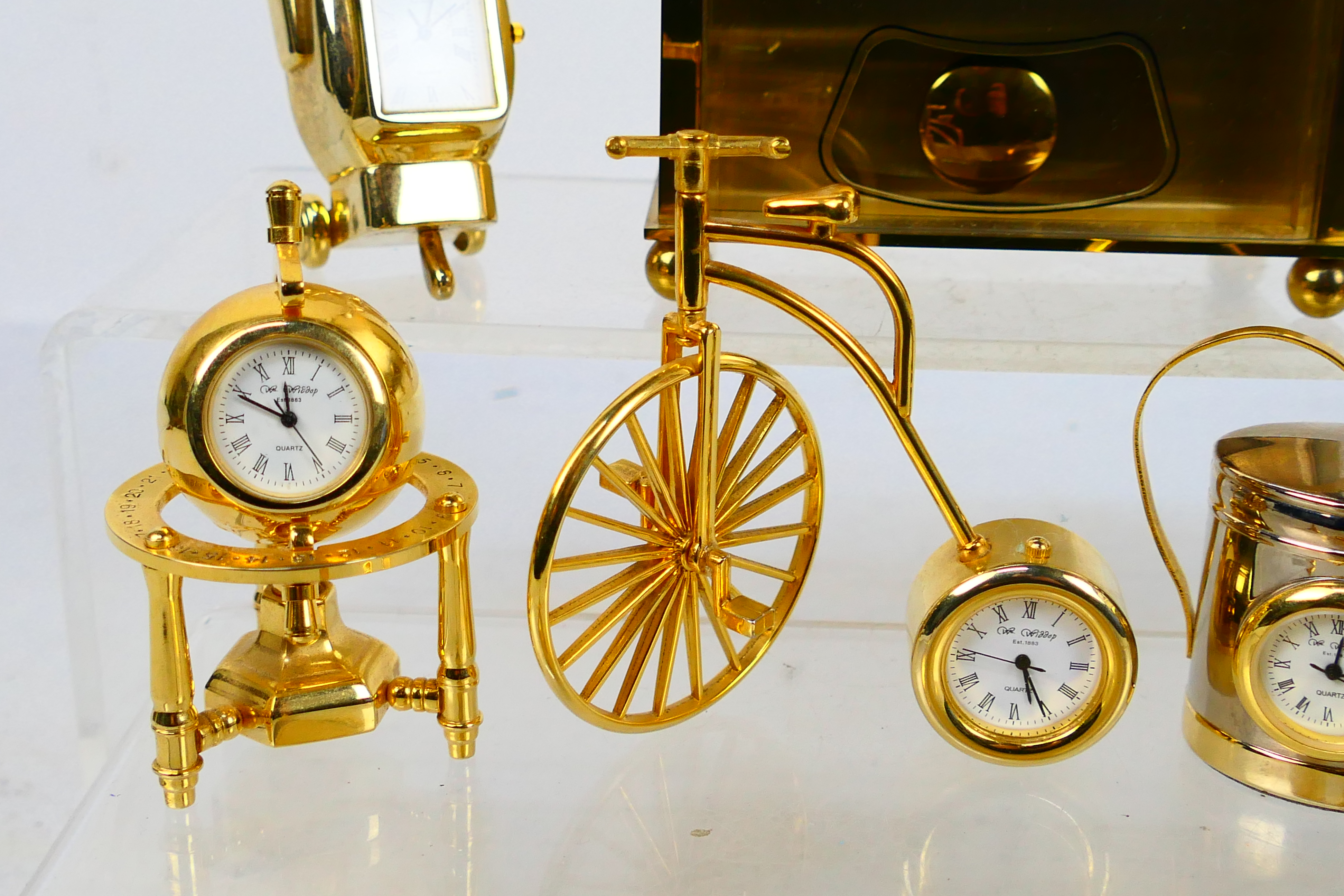 A collection of clocks, predominantly miniature novelty clocks. - Image 4 of 7