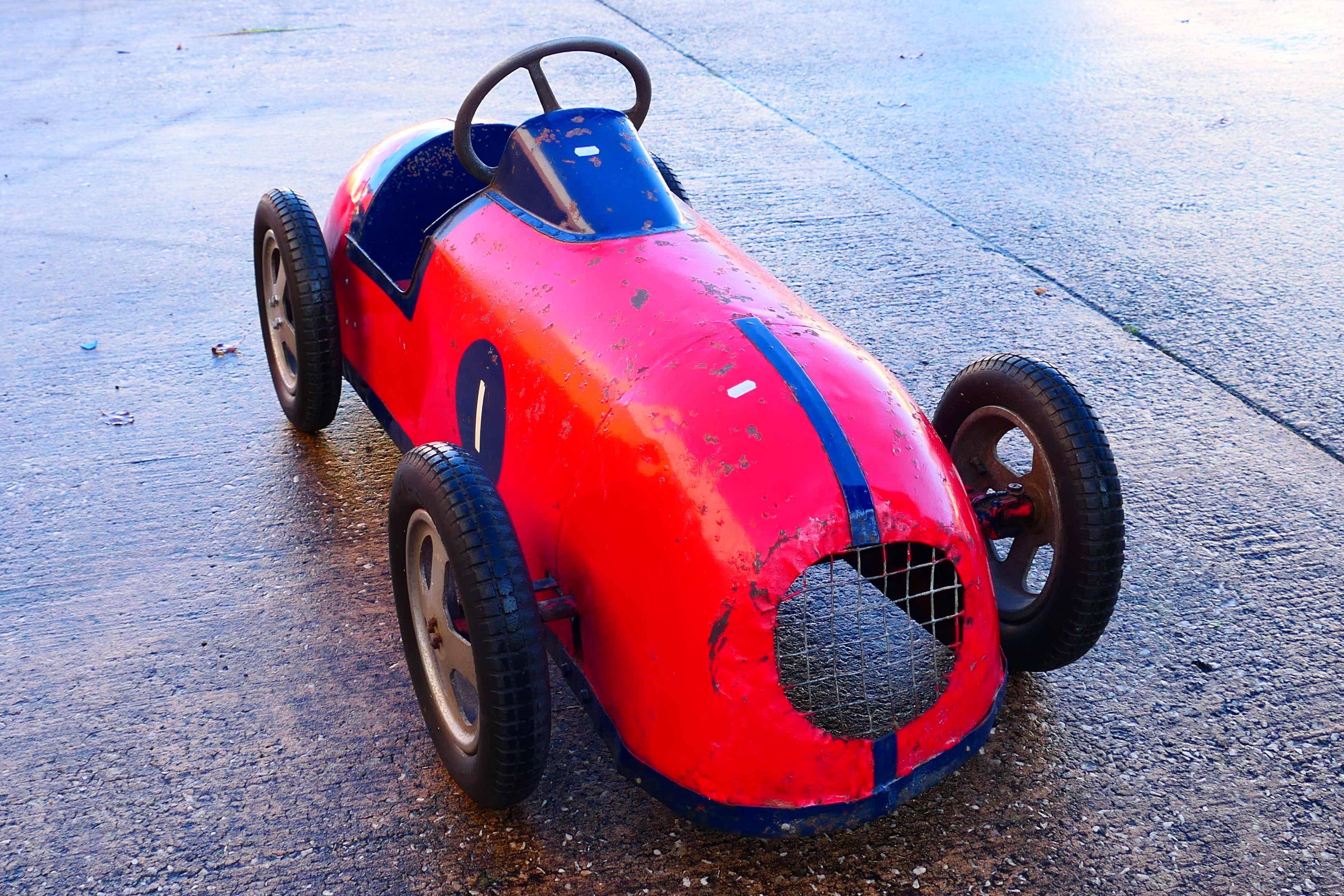 A rare early 1950s pedal car believed to be based on a Maserati racing car and made by a low volume - Image 8 of 16