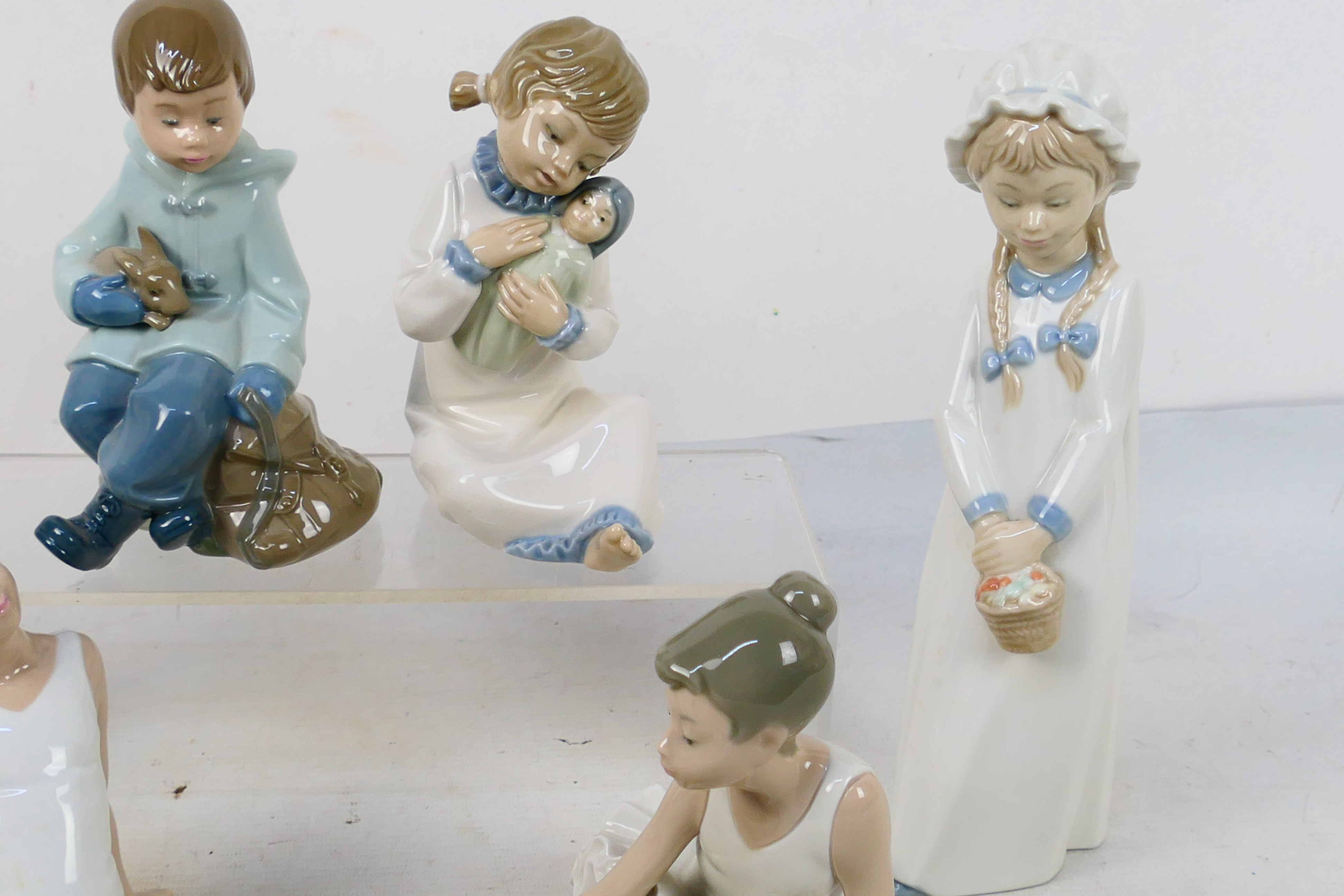 A group of Spanish porcelain figures to include Nao ballerinas and similar, - Image 5 of 9