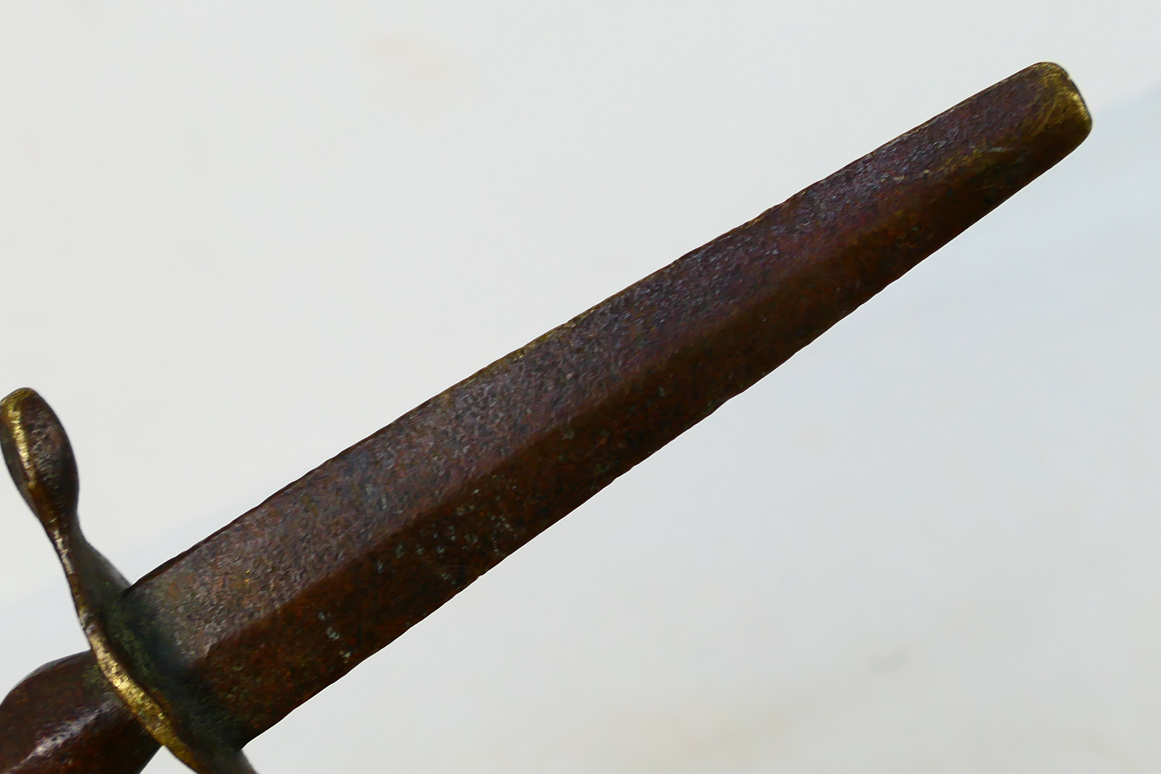 An antique bronze knife, believed by the vendor to be 16th century, 22 cm (l). - Image 6 of 7