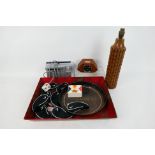 A metal tray marked Coca Cola, Guinness tray, vintage radio, clock and other.