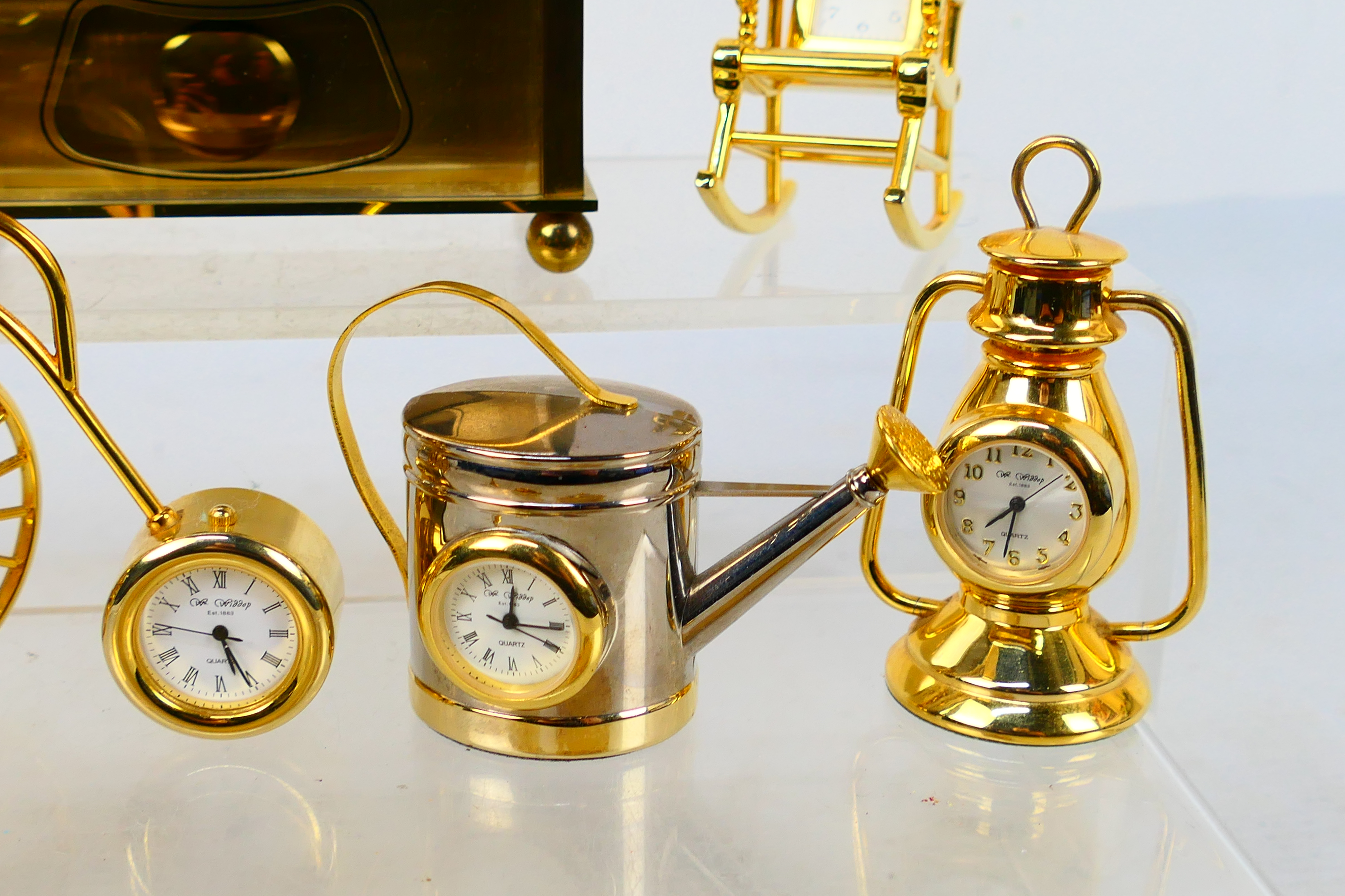 A collection of clocks, predominantly miniature novelty clocks. - Image 5 of 7