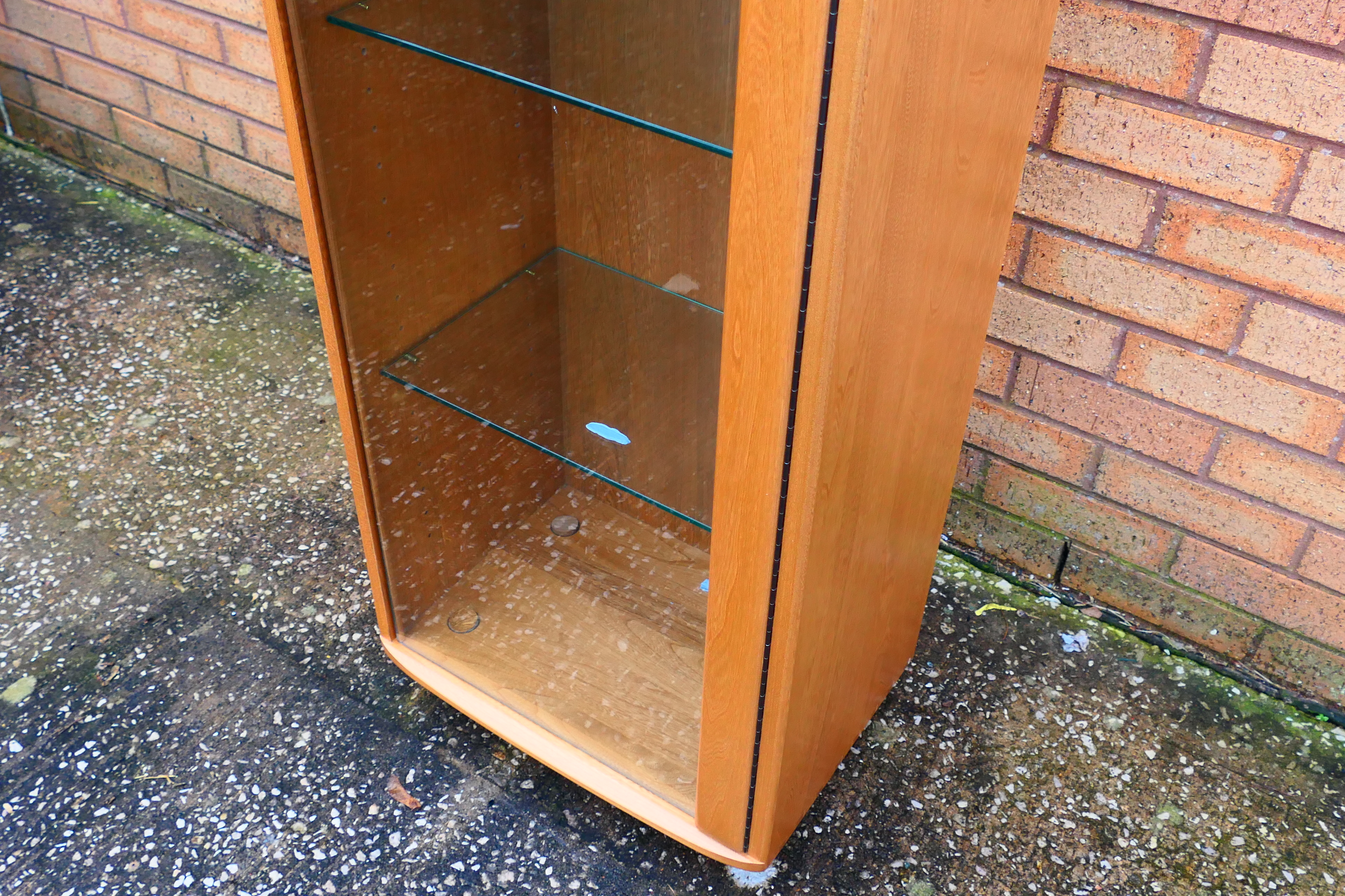 Ercol - A Windsor single door display cabinet with adjustable shelves, - Image 8 of 9