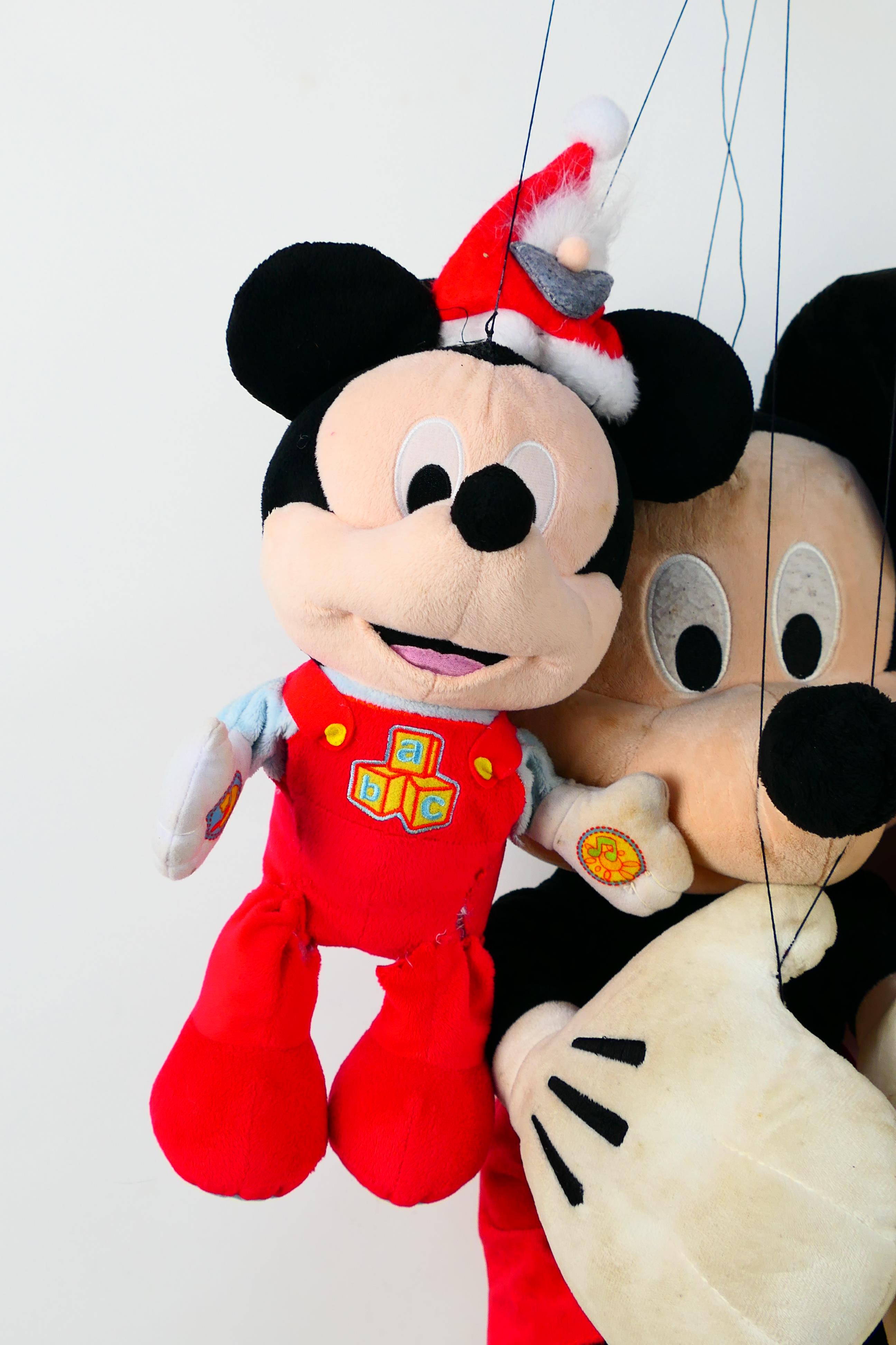 Marionettes - Mickey Mouse - Minnie Mouse. - Image 2 of 5