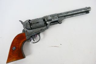A replica .36 caliber Griswold & Gunnison revolver. [W] Note: Licence required.