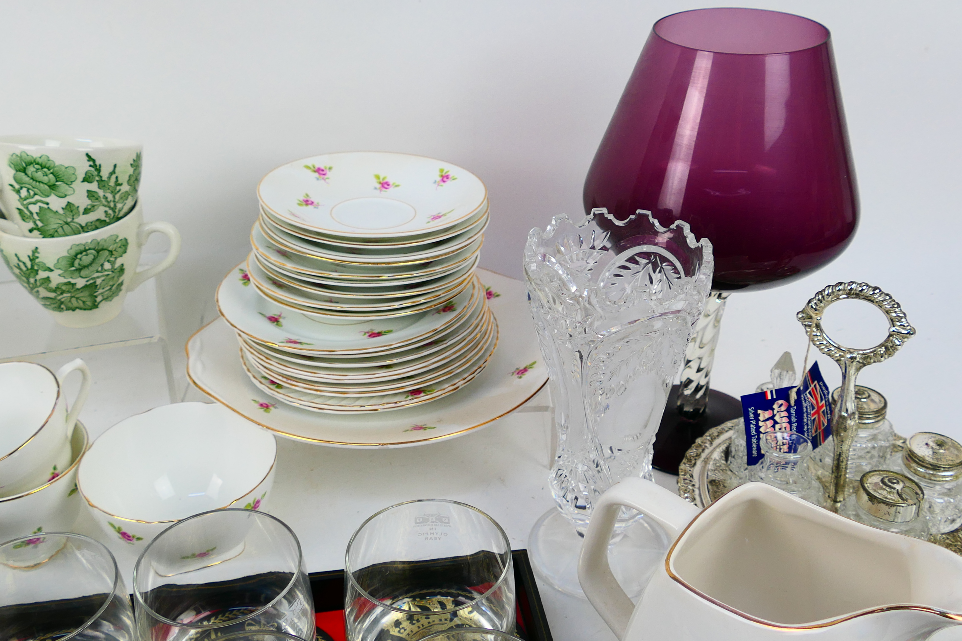 Mixed ceramics and glassware to include Indian Tree pattern ironstone, Bell's Whisky water jug, - Image 4 of 6