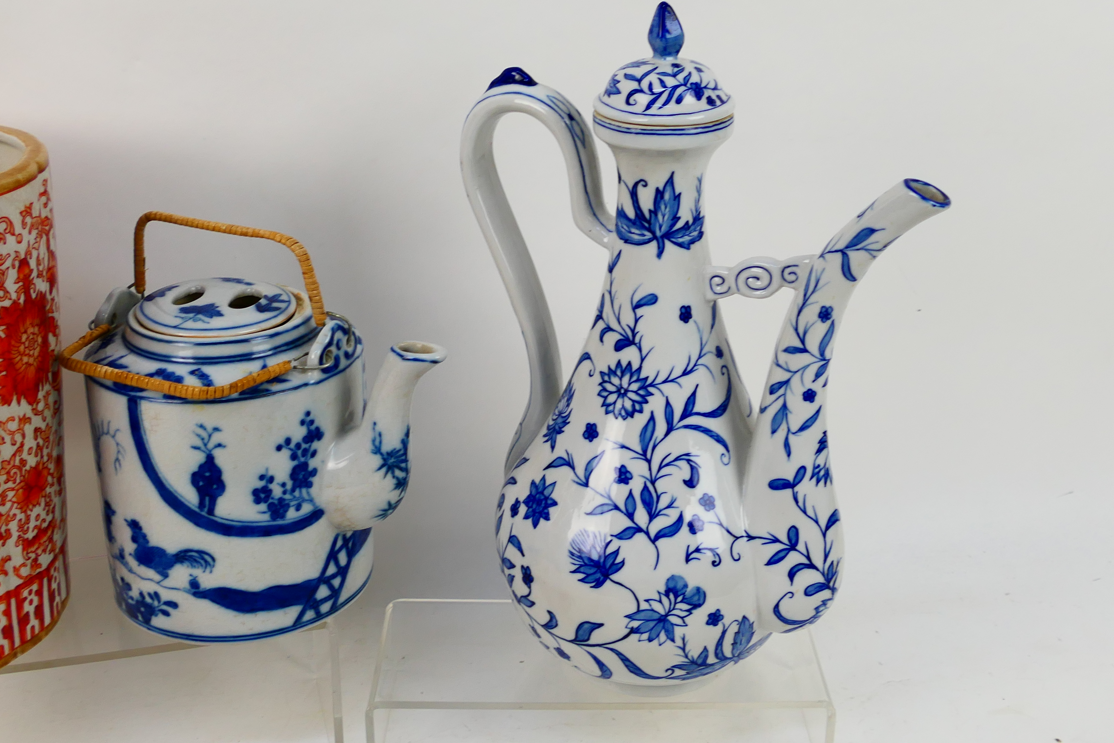 A group of Chinese ceramics to include a Ming style ewer and cover, teapot and similar, - Image 3 of 6