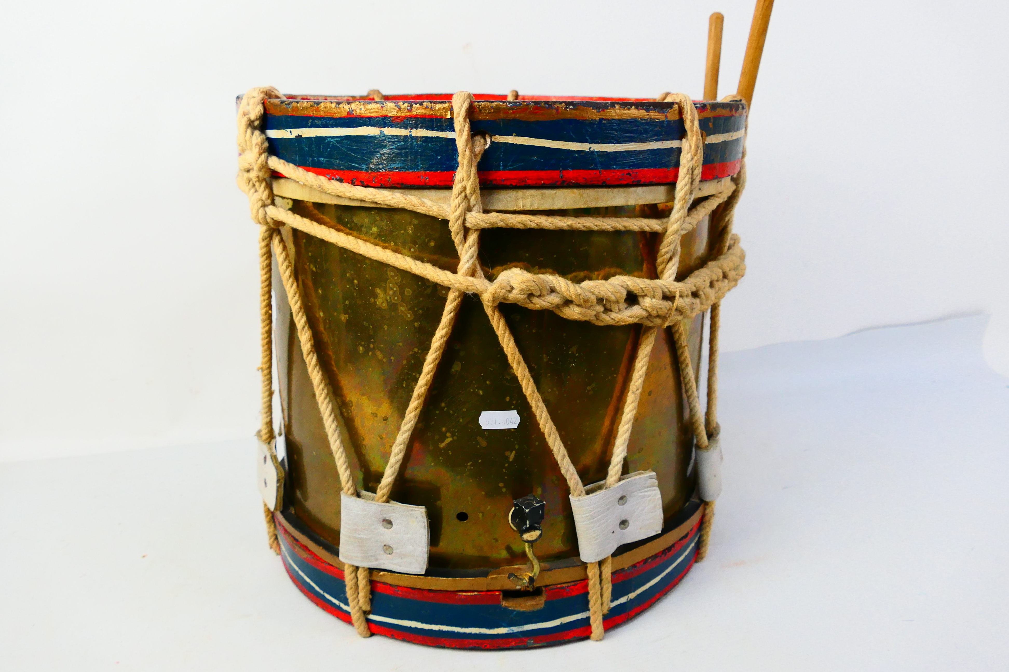 A vintage marching drum, approximately 3 - Image 5 of 5