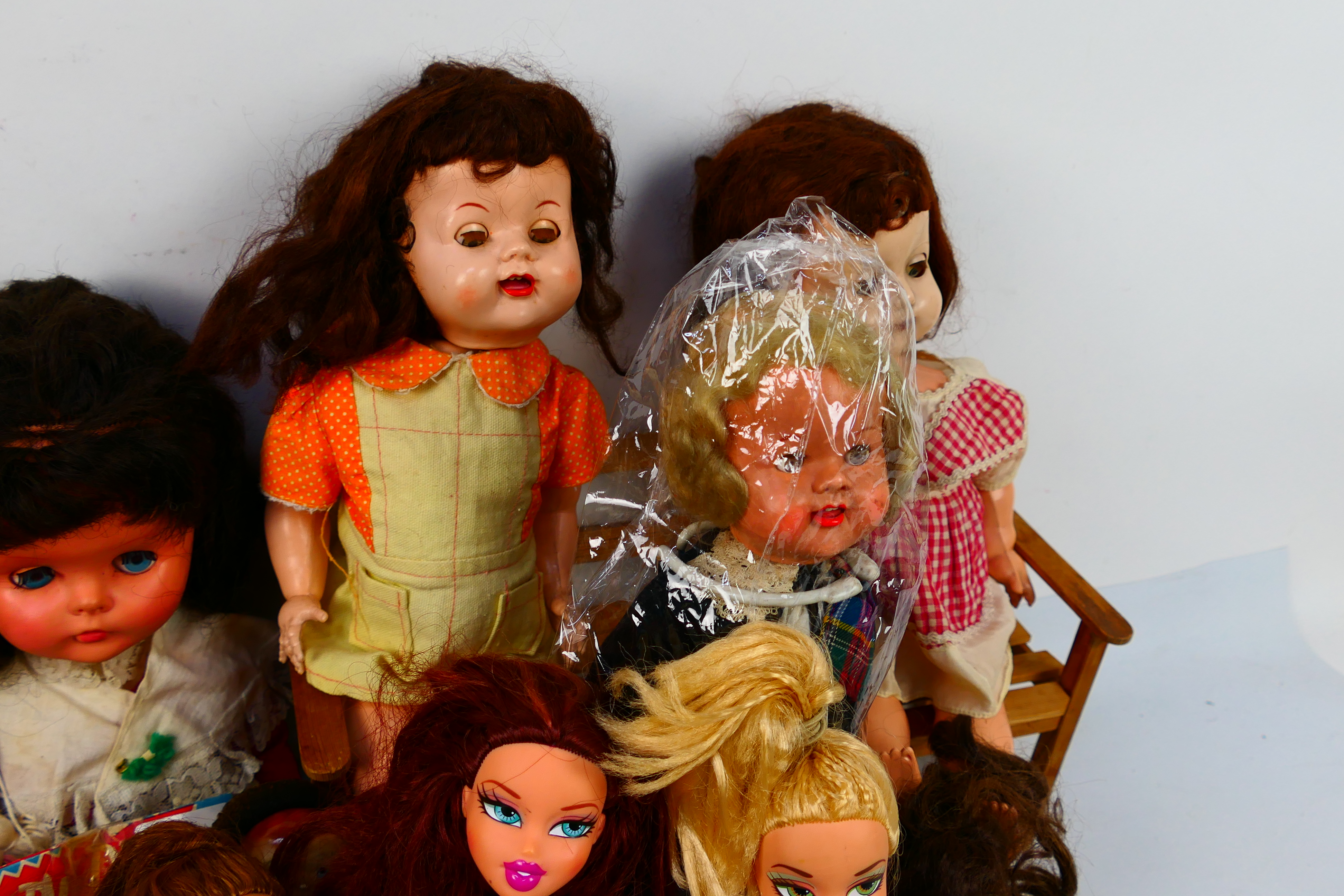 Bratz, Sarold, Other - A collection of r - Image 3 of 5