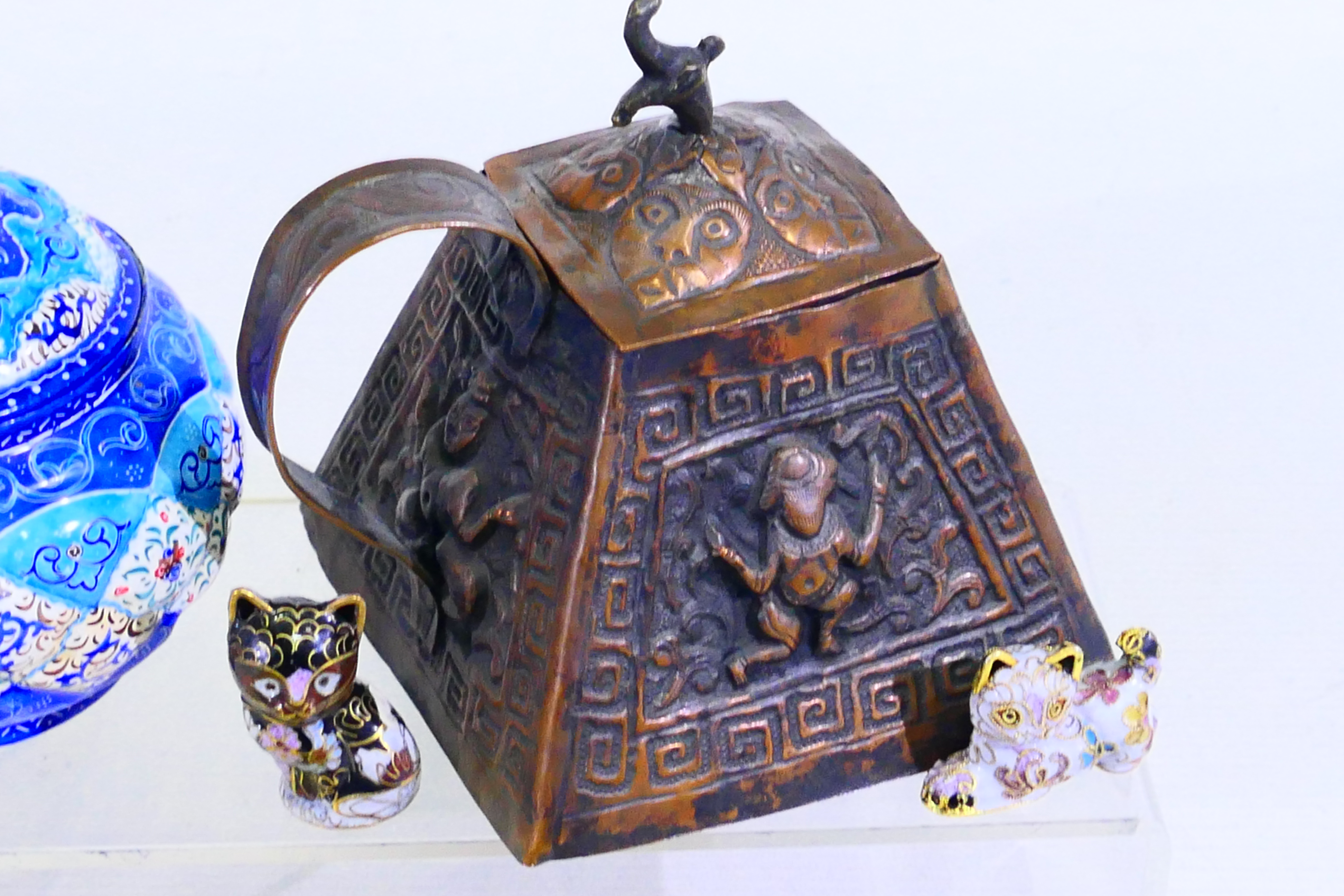 Small group of collectables to include a Persian minakari pot and cover, 14 cm (h), - Image 5 of 16