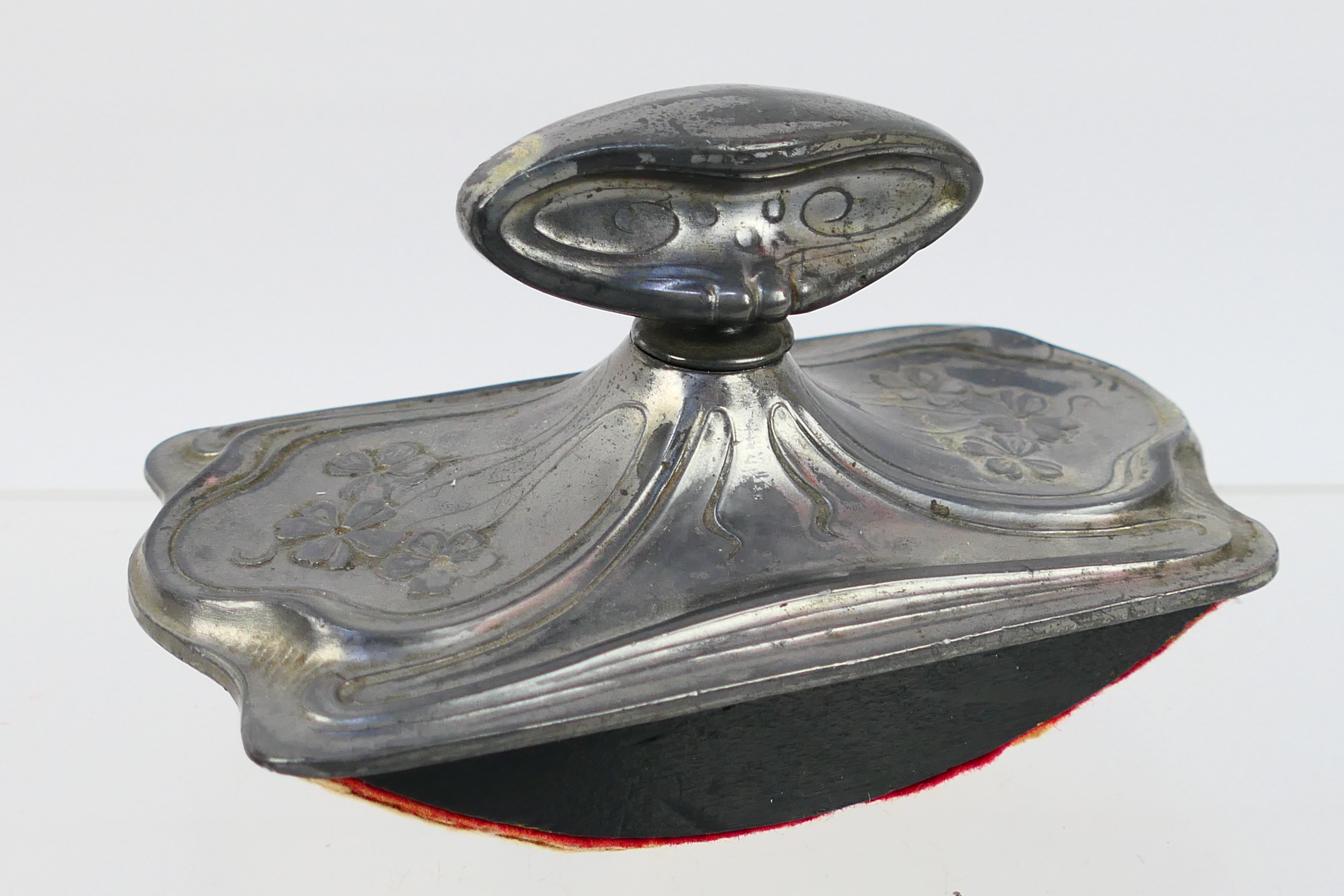 A white metal Art Deco desk stand with central covered inkwell and an Art Nouveau style rocker - Image 7 of 8