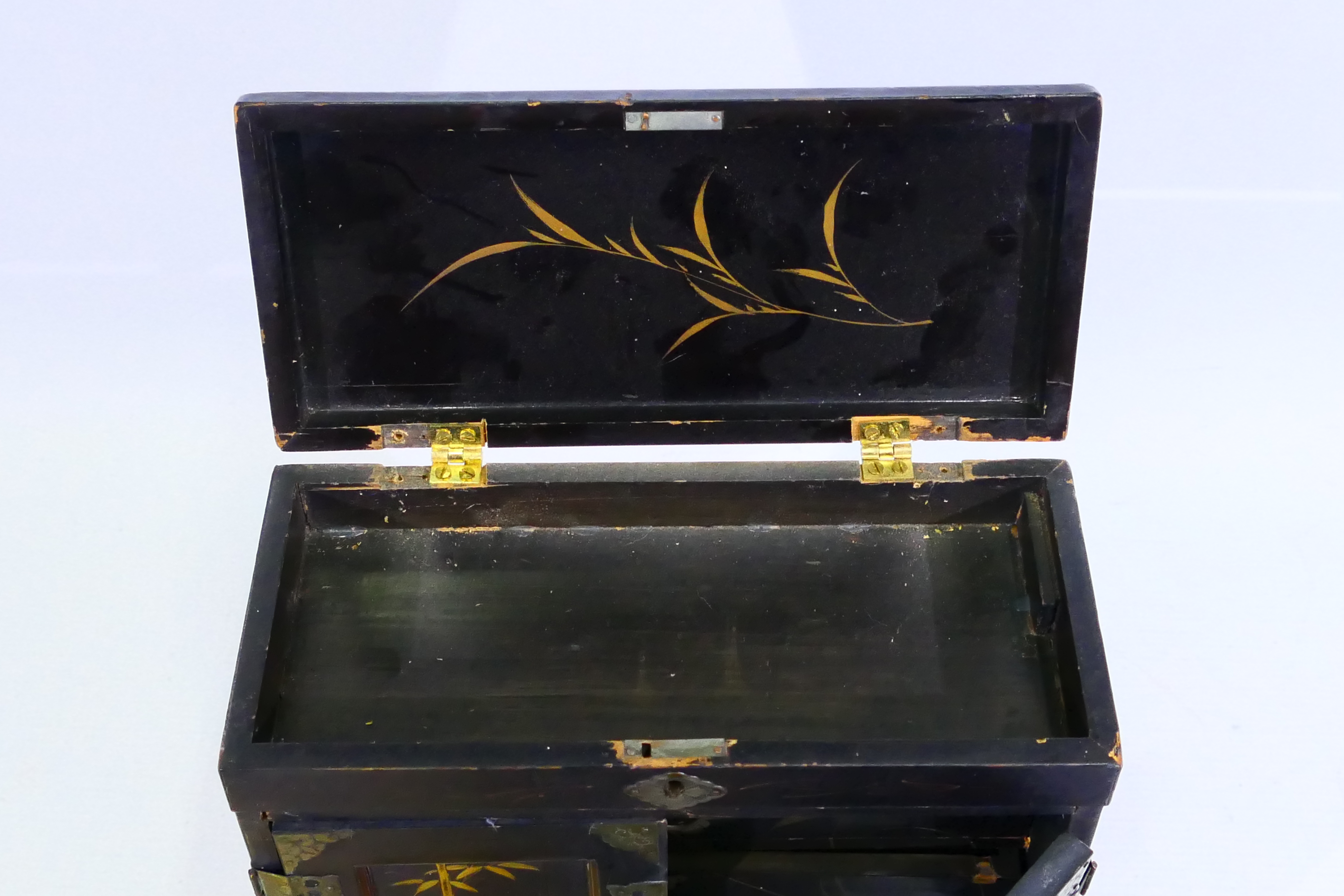 A mixed lot to include Oriental jewellery box, 22 cm x 21 cm x 10 cm, - Image 6 of 11