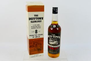 A 1970's bottling of Dufftown Glenlivet 8 Year Old, 26⅓ fl ozs, 70° proof,