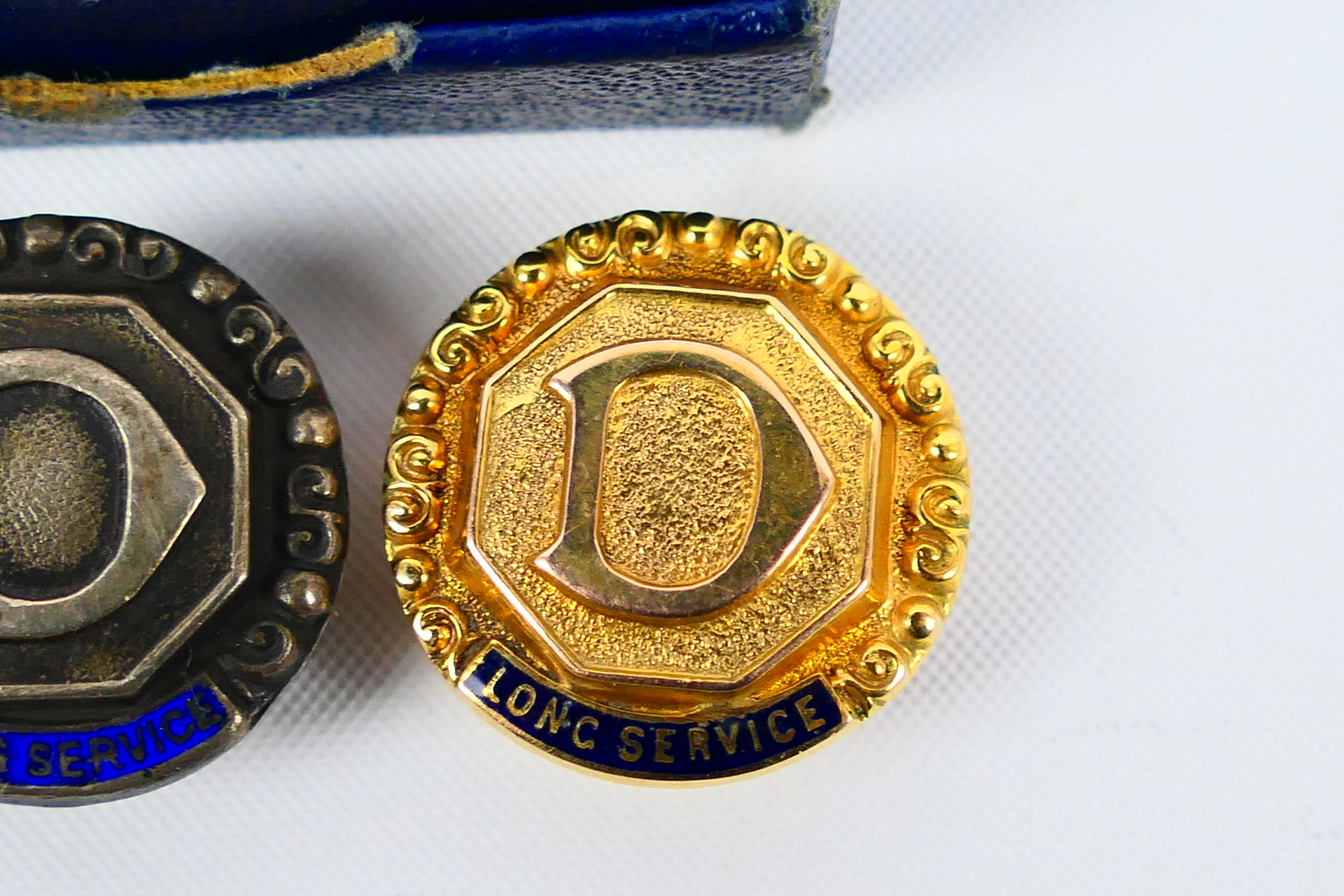 A 9ct yellow gold and enamel Long Service badge for Dunlop, 4. - Image 4 of 9