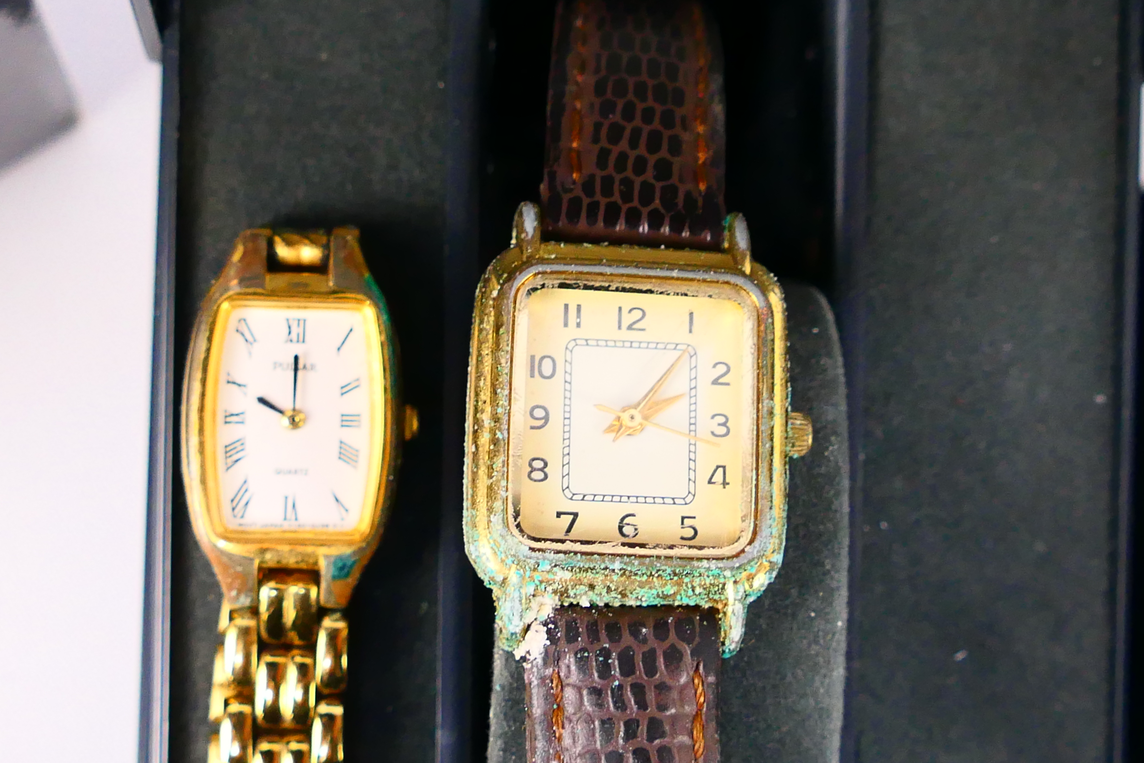 A collection of wrist watches and travel / miniature clocks. - Image 2 of 6