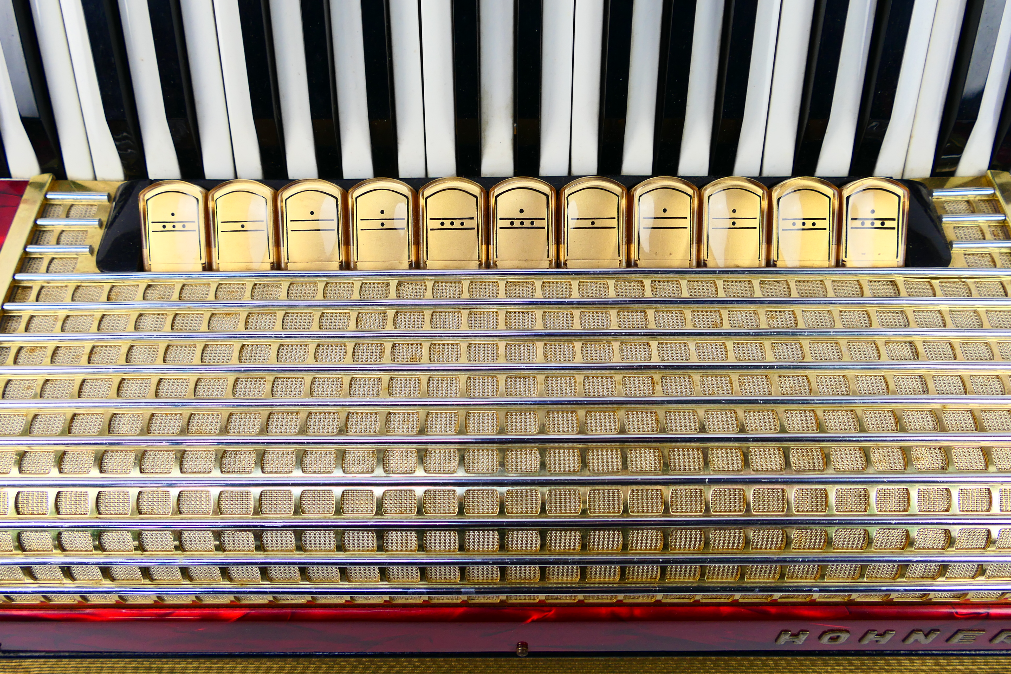 A vintage Hohner Verdi VM piano accordion, 41 keys and 120 basses, marbled red finish, - Image 3 of 18