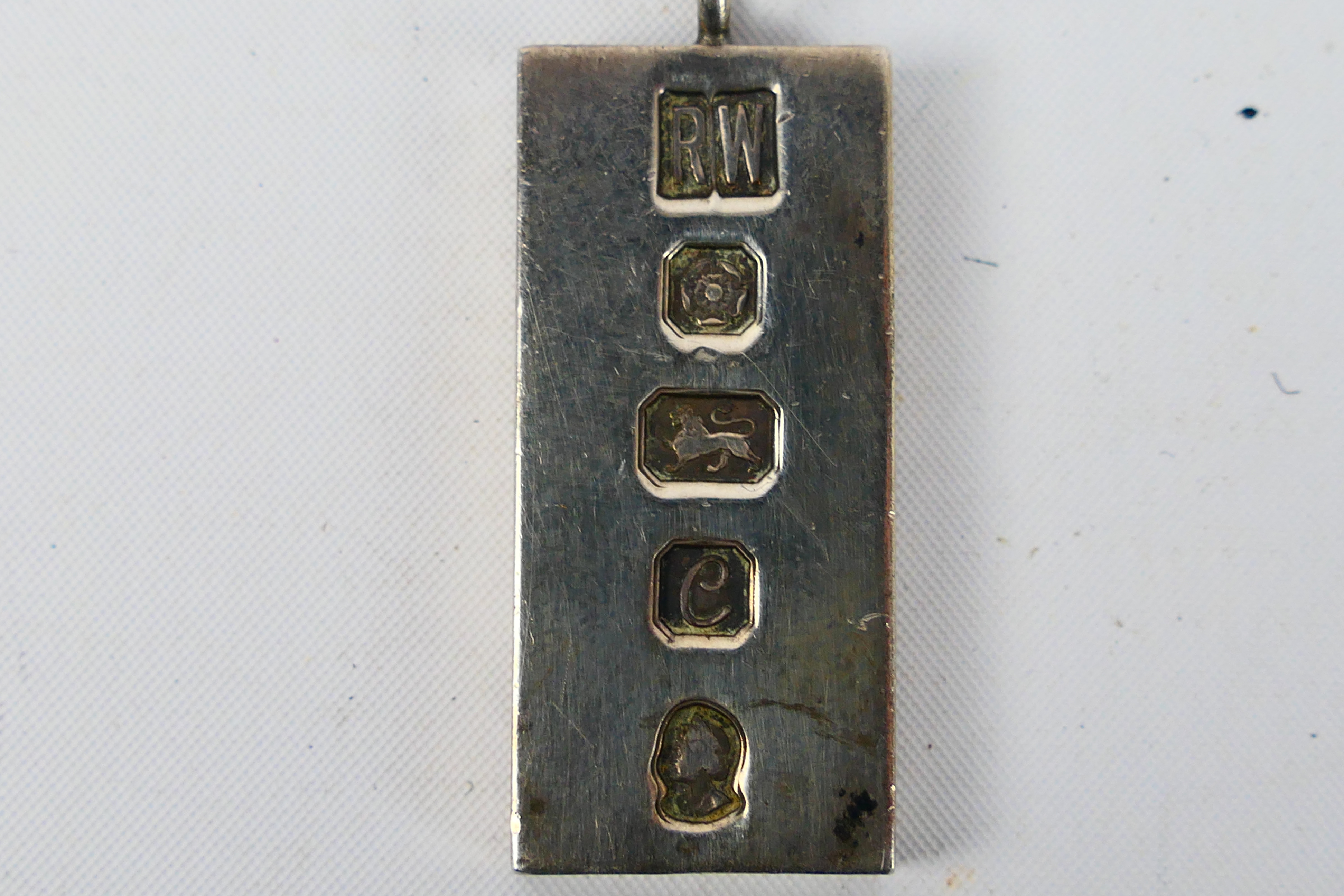 A 1977 sterling silver ingot pendant hallmarked Ralph Weston. Silver Jubilee hallmarks. 32.9 grams. - Image 2 of 4