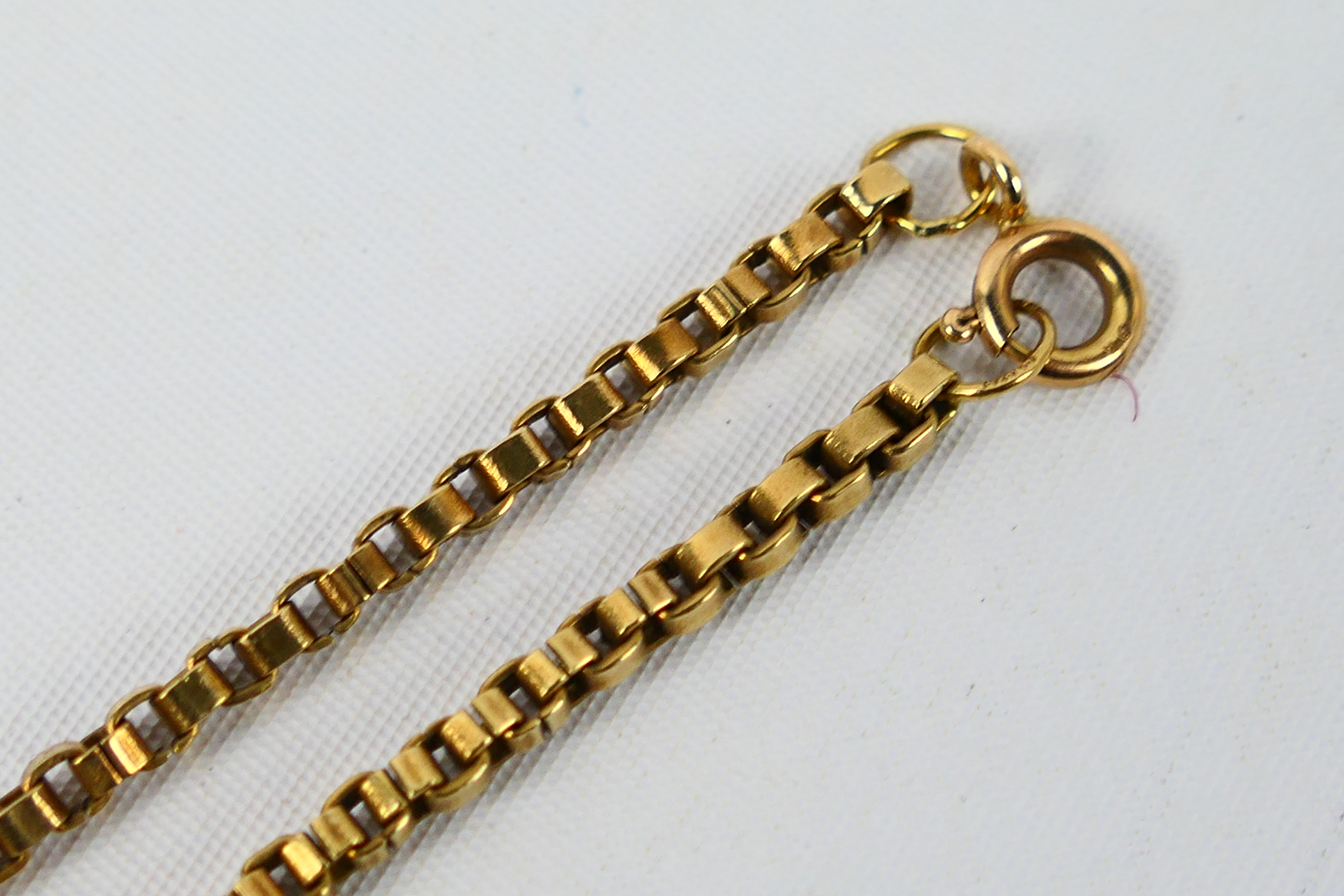 A yellow metal box link bracelet stamped 9k, 19.5 cm (l), approximately 4.6 grams. - Image 3 of 3